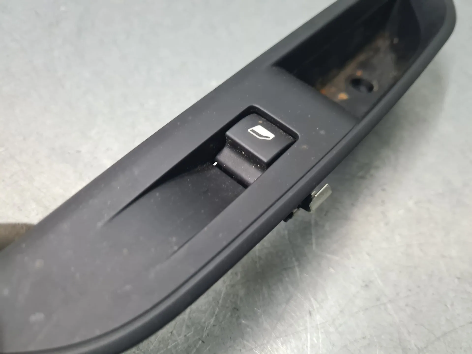 Comando / interruttore alzacristallo posteriore destro PEUGEOT 3008 II (M_) Imagem-1