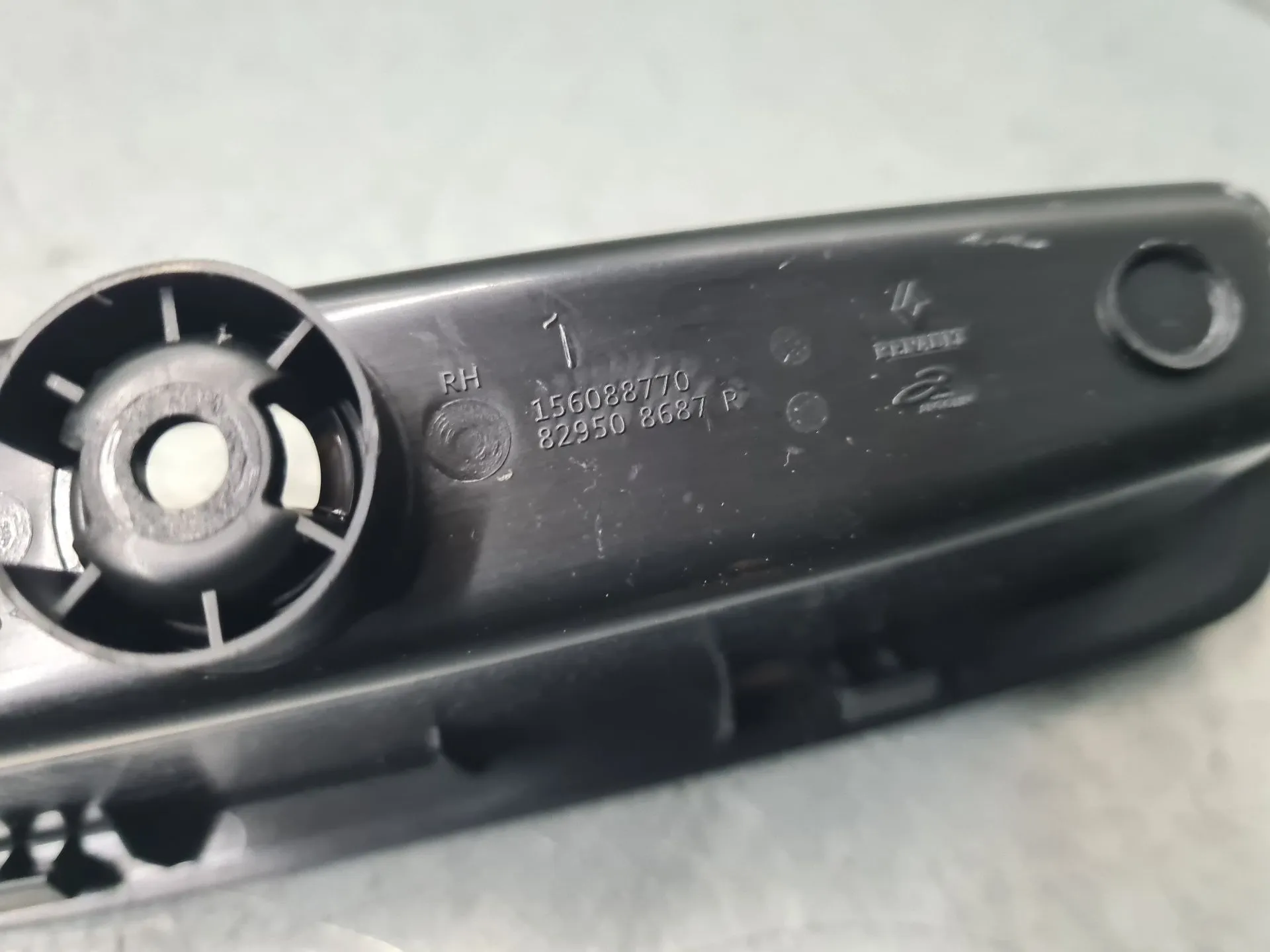 Commande / interrupteur lève-vitre Arrière Droite RENAULT Kadjar (HA_, HL_) Imagem-4