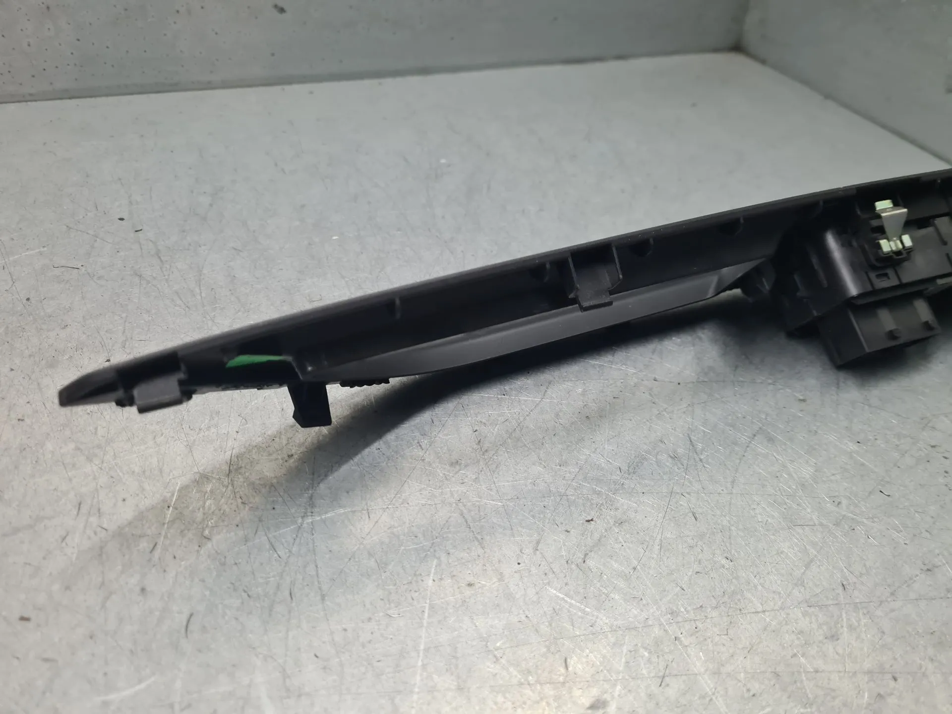 Comando / botão / interruptor vidros frente esquerdo PEUGEOT 5008 II (M_) Imagem-4