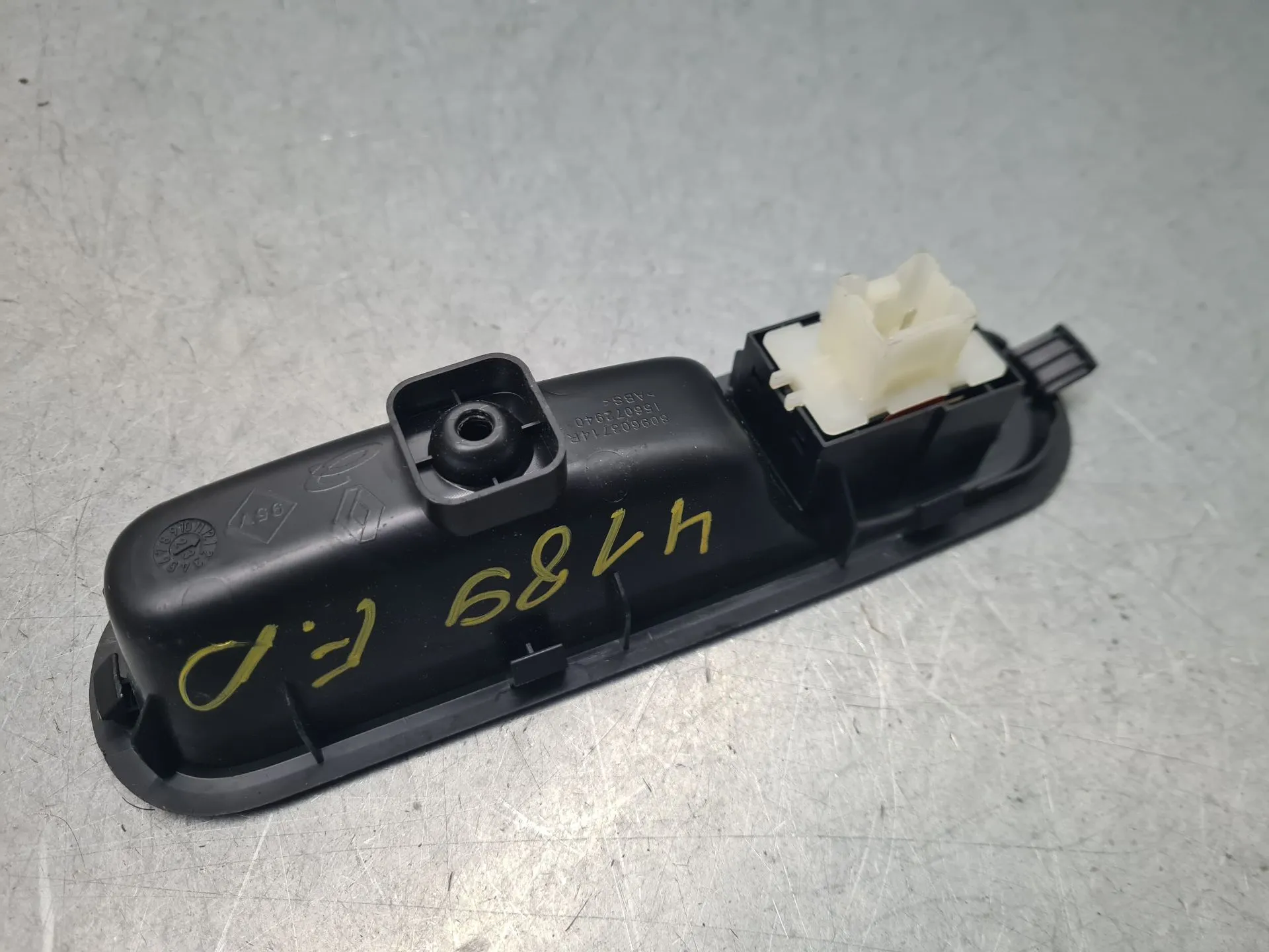 Mando / interruptor elevalunas delantero derecho RENAULT Twingo III (BCM_) Imagem-3