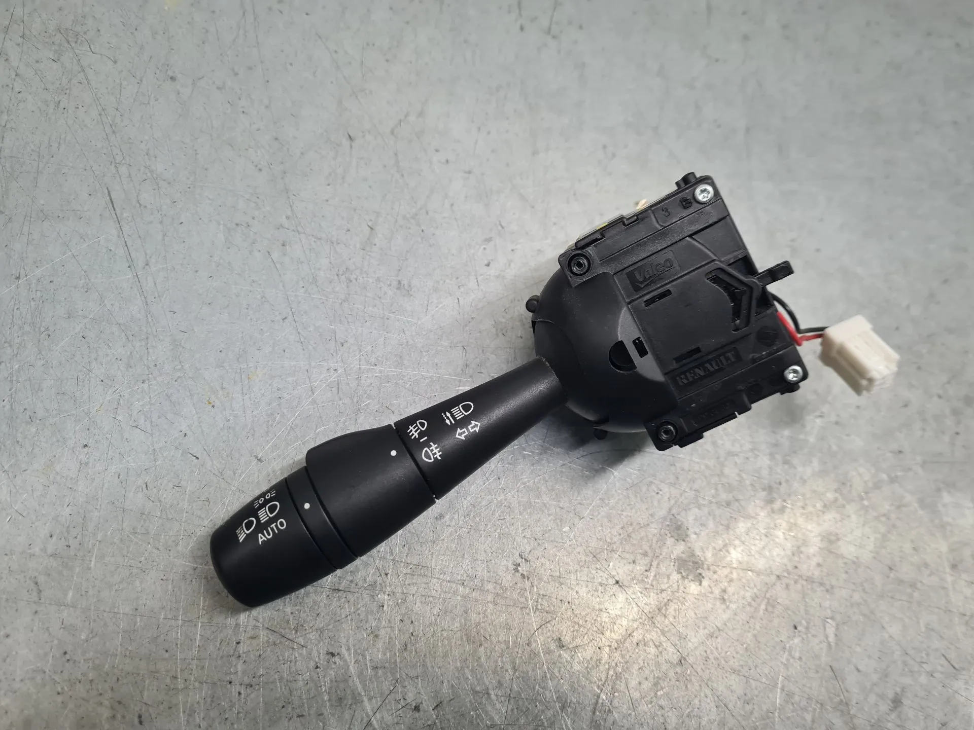 Leva delle frecce RENAULT Clio IV (BH_)