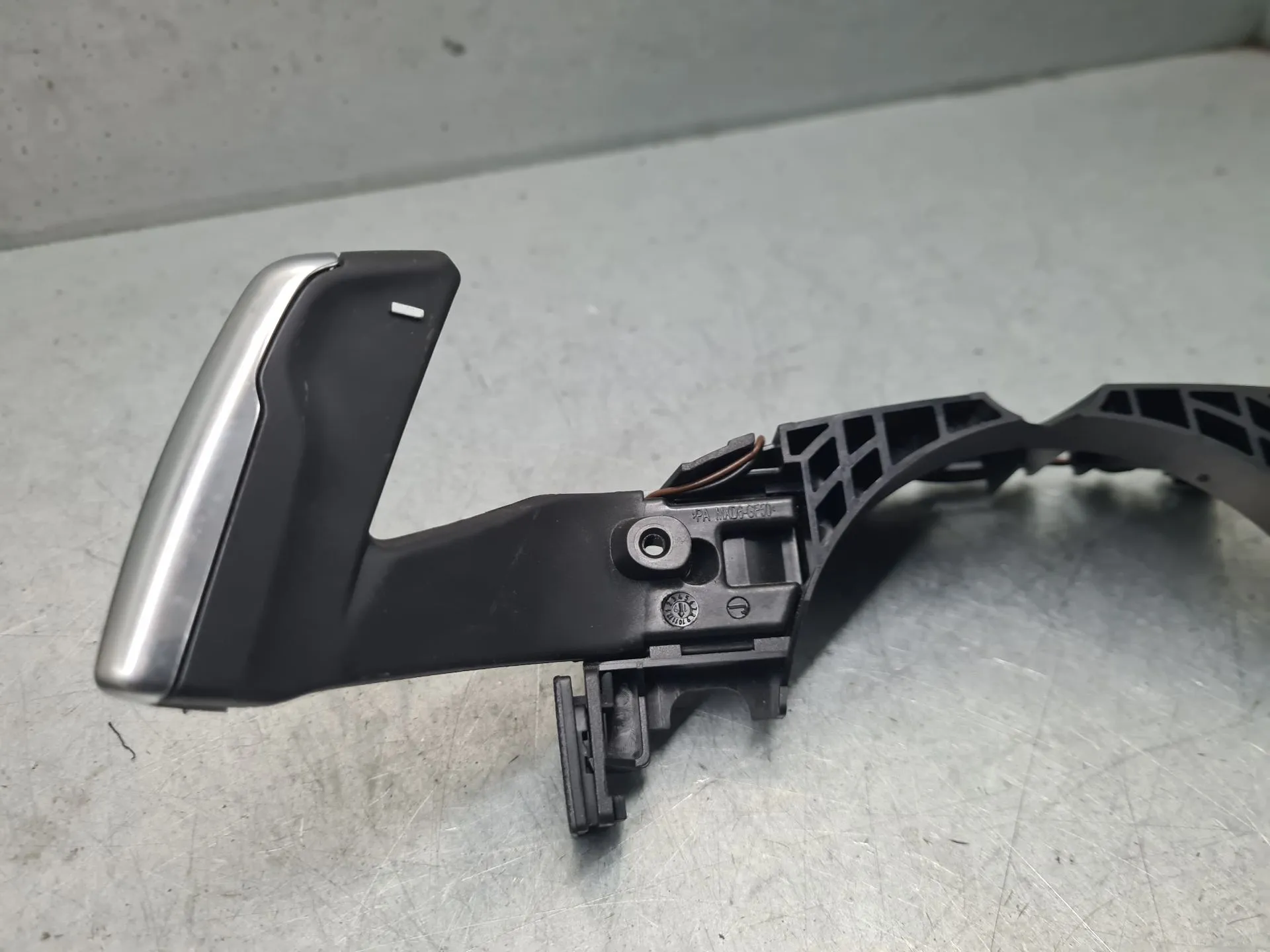 Commandes au volant PEUGEOT 308 II Imagem-2