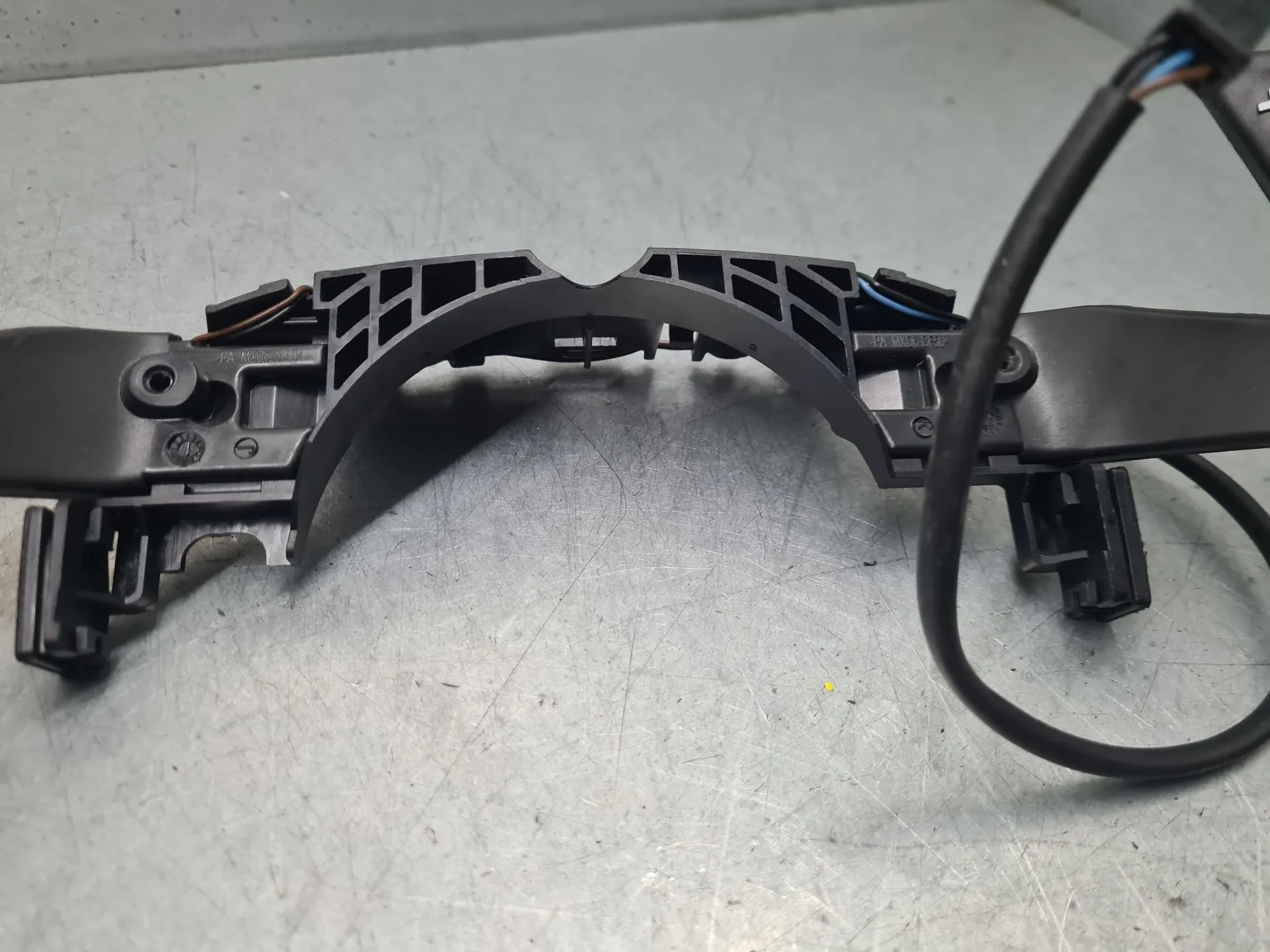 Commandes au volant PEUGEOT 308 II Imagem-3