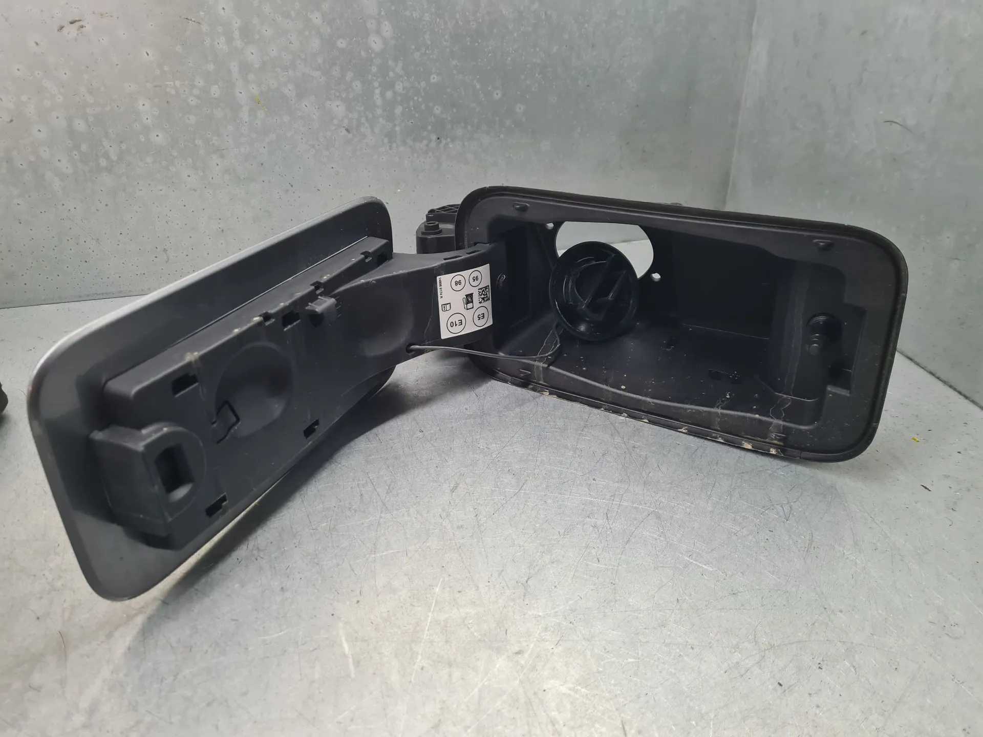 Bouchon/Volet De Trappe De Réservoir à Carburant DACIA Duster III (P1310) Imagem-4