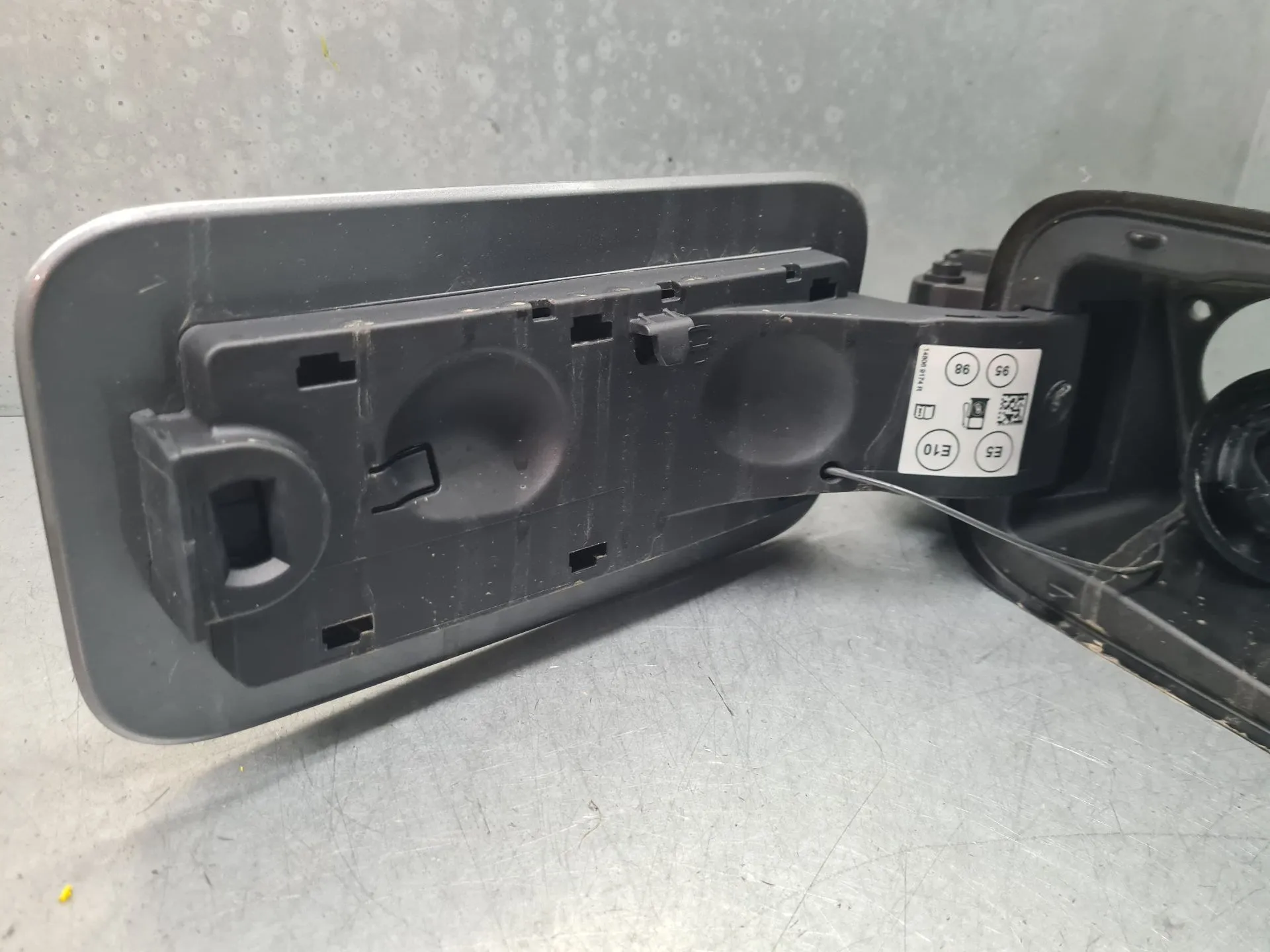 Bouchon/Volet De Trappe De Réservoir à Carburant DACIA Duster III (P1310) Imagem-5