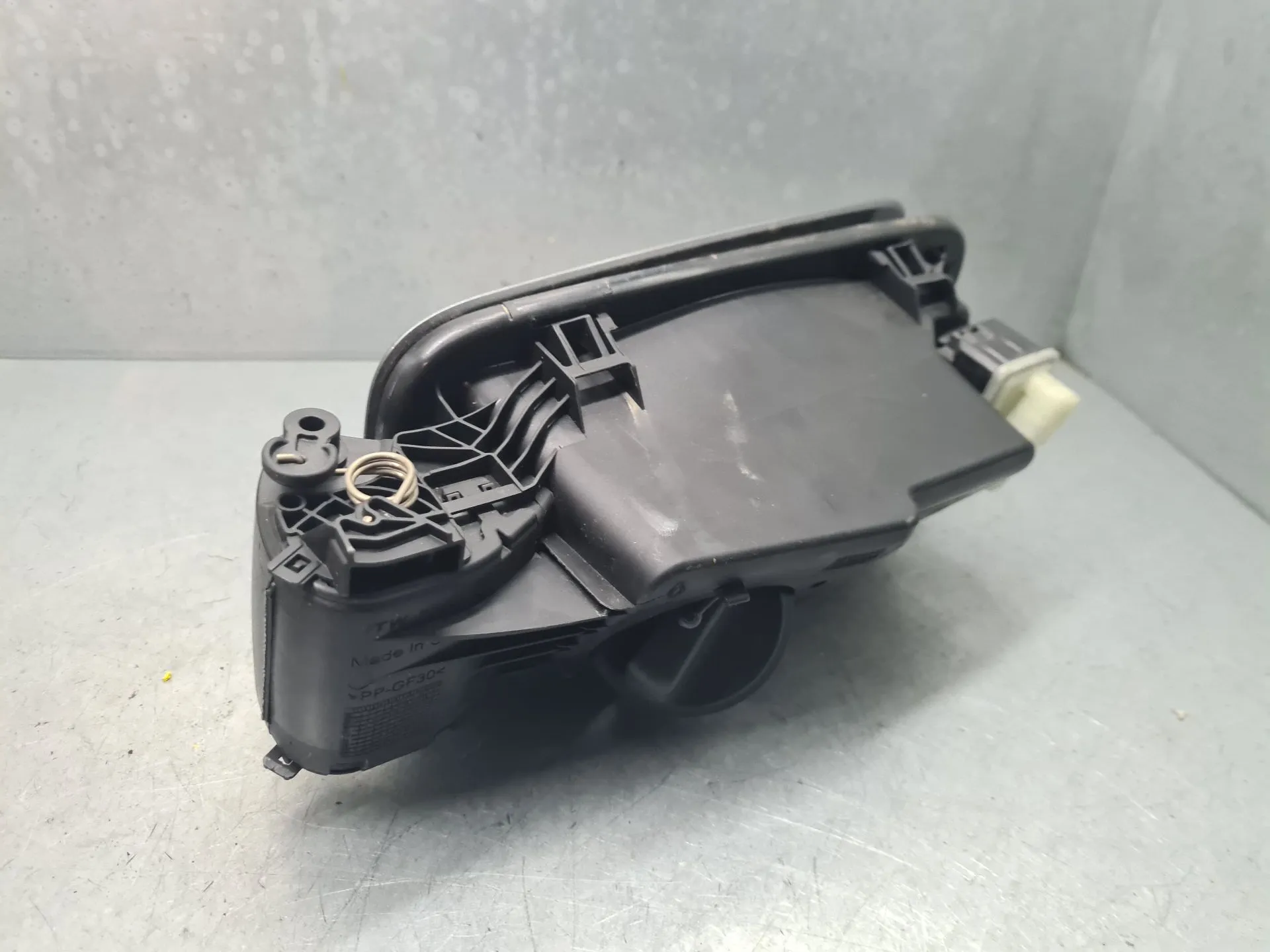 Bouchon/Volet De Trappe De Réservoir à Carburant DACIA Duster III (P1310) Imagem-7