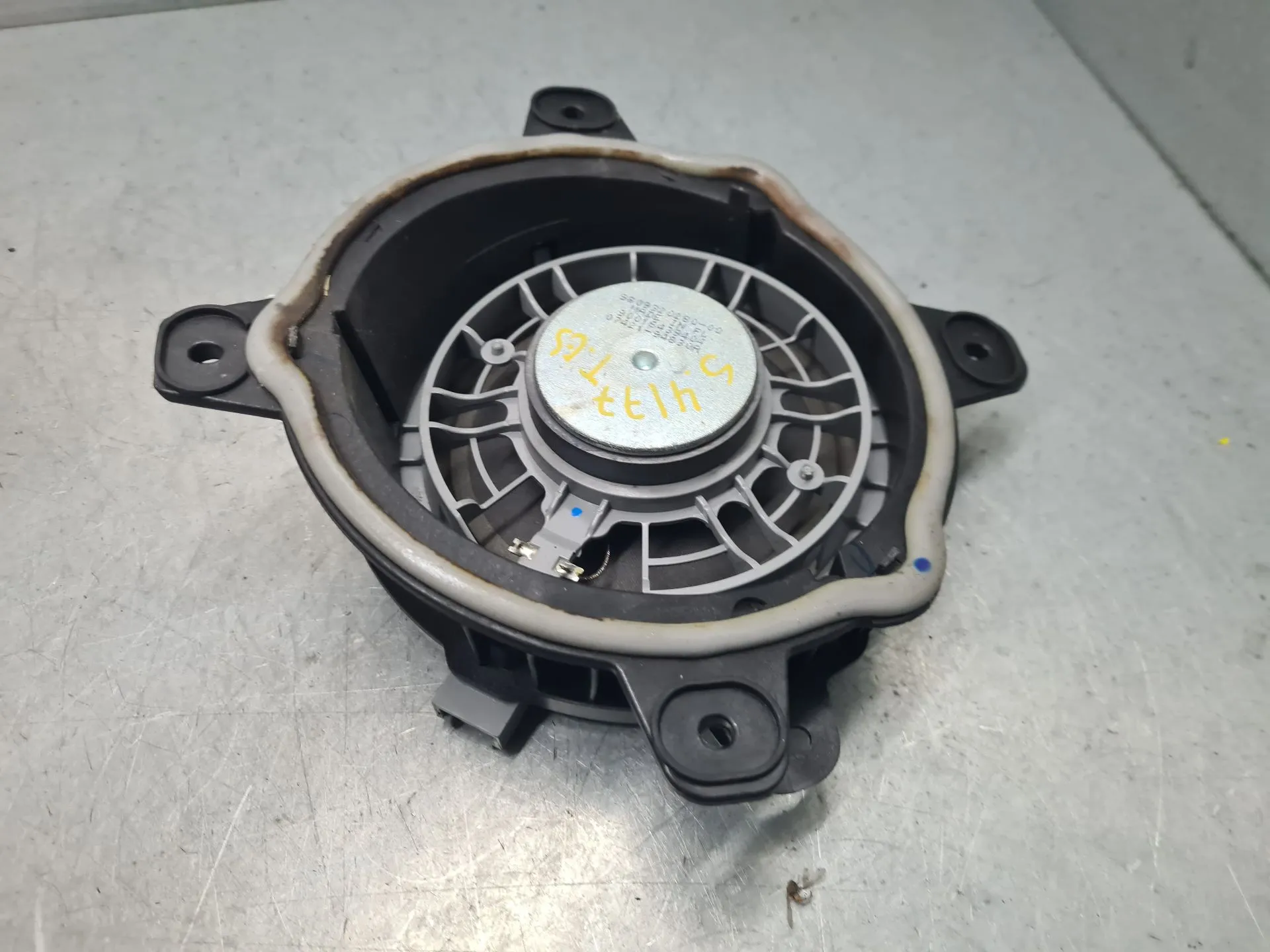 Colonne de son PEUGEOT 208 II Imagem-2