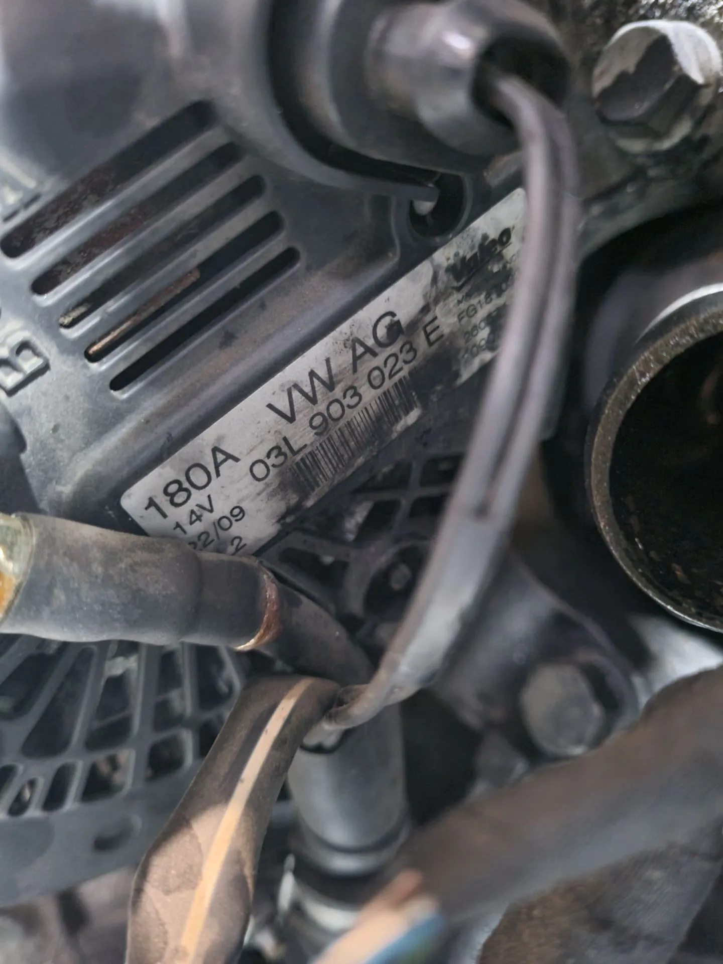 Alternador VOLKSWAGEN Passat CC (357) Imagem-1