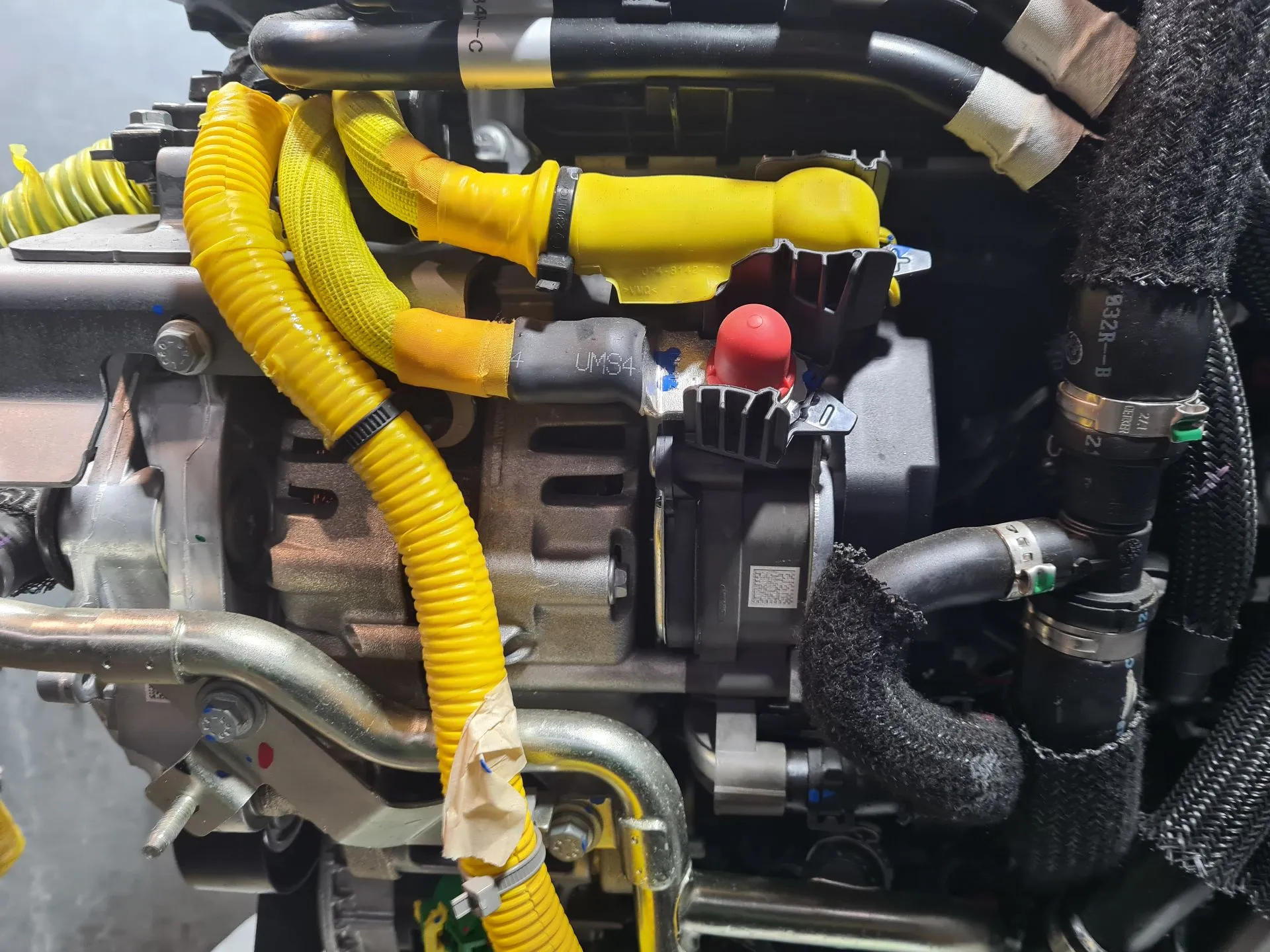 Alternador DACIA Duster III (P1310)