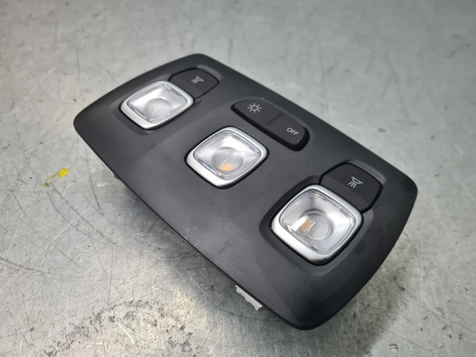 Plafonier trás RENAULT Captur II Imagem-1