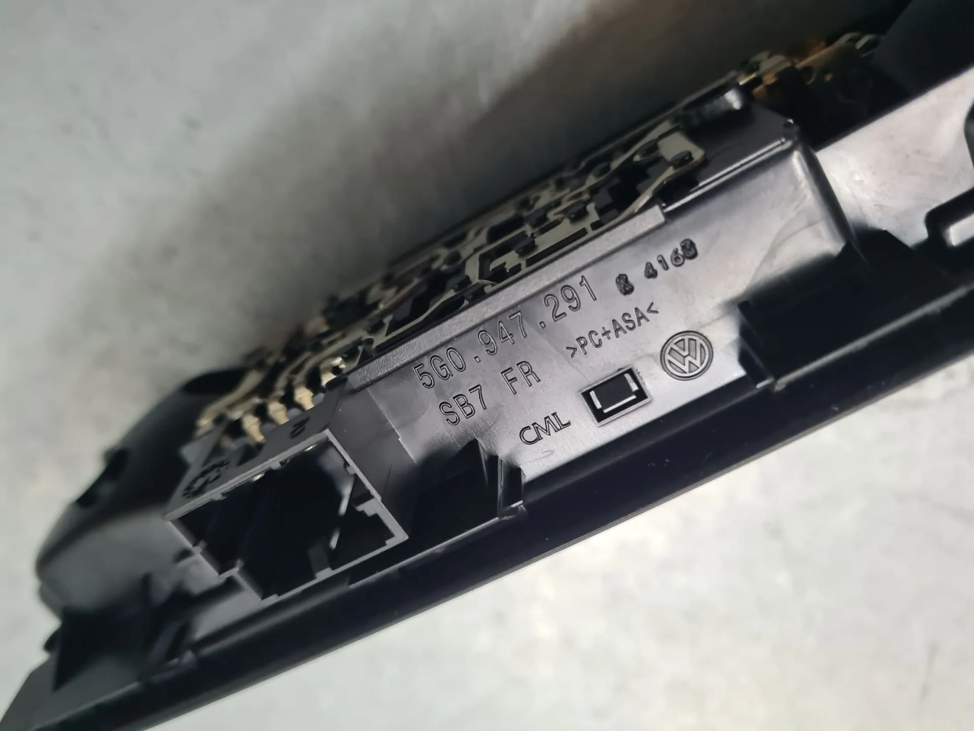 Plafoniera centrale VOLKSWAGEN Golf VII (5G1, BQ1, BE1, BE2) Imagem-4