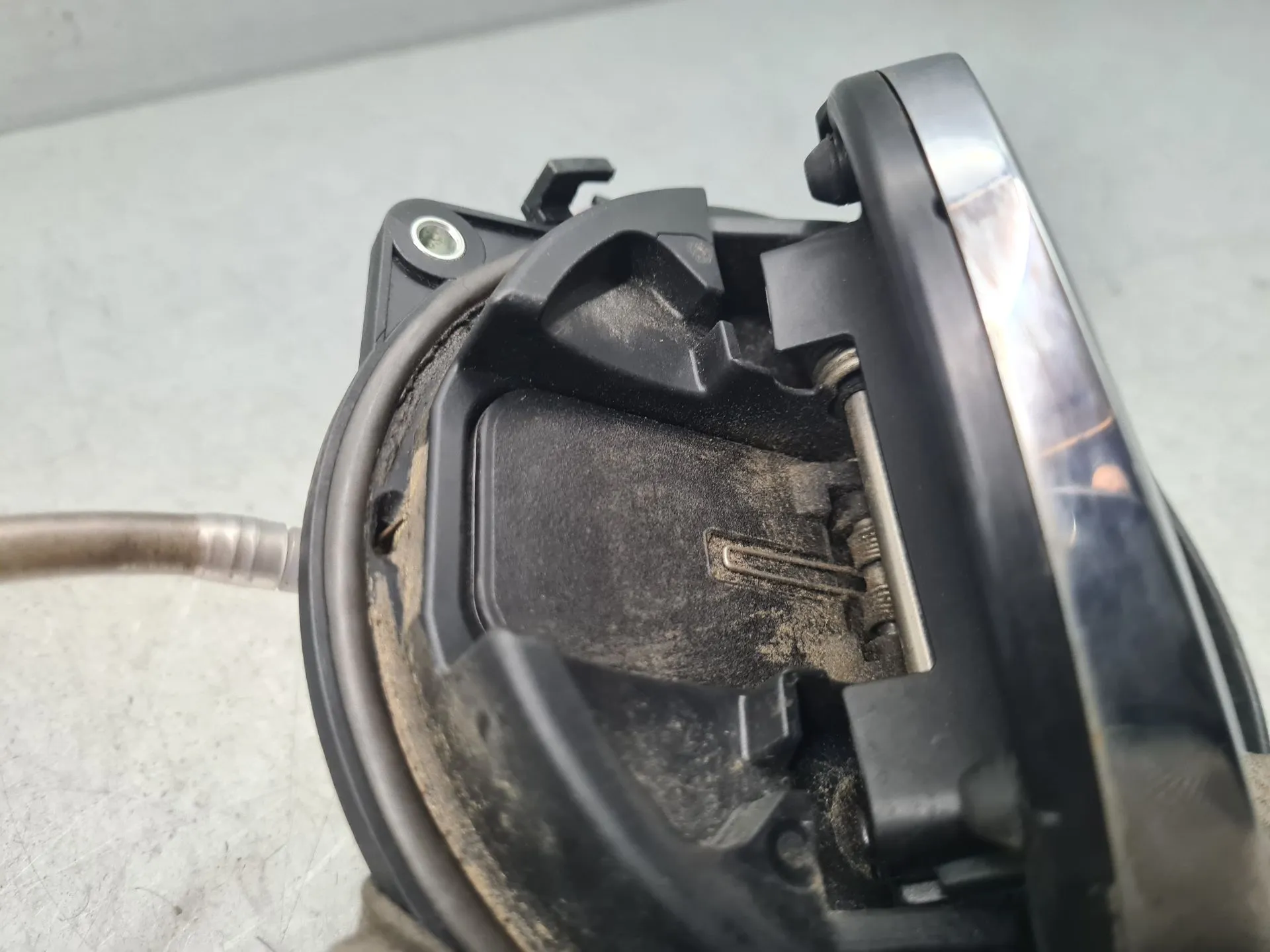 Maniglia portellone VOLKSWAGEN Golf VII (5G1, BQ1, BE1, BE2) Imagem-2