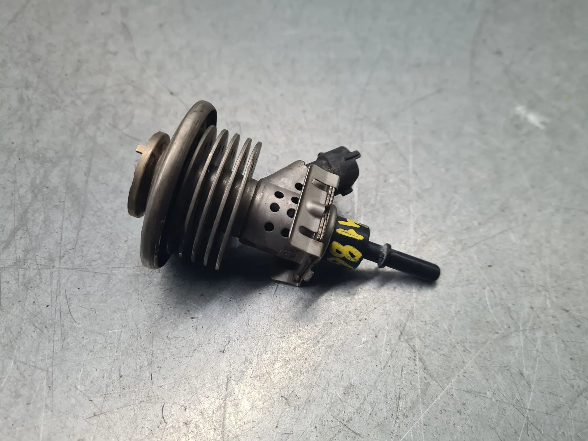 AdBlue injector LAND ROVER Range Rover Evoque (L538)