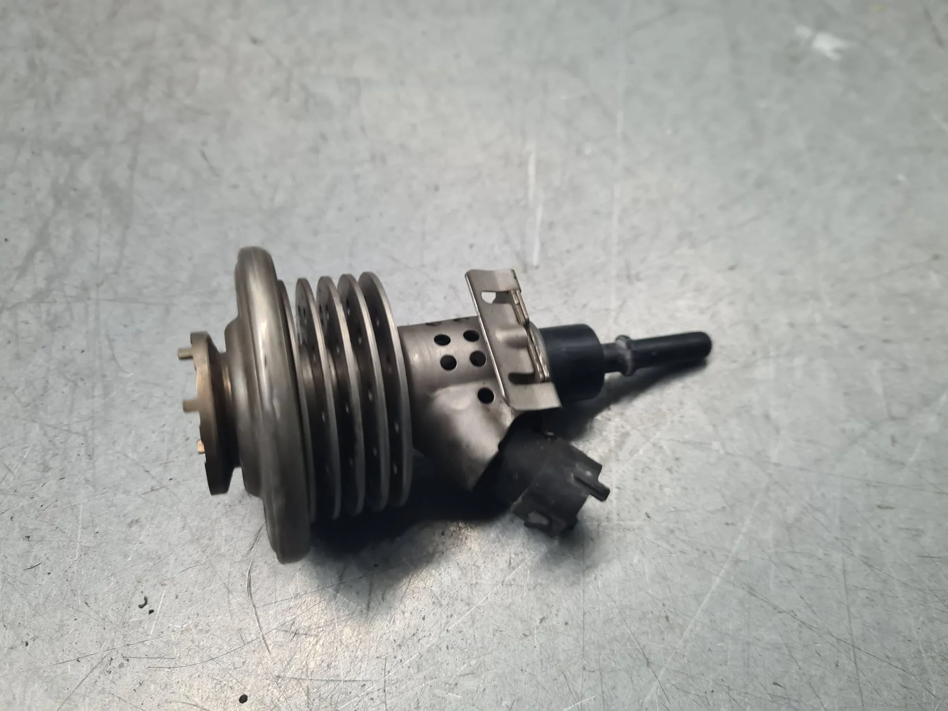 AdBlue injector LAND ROVER Range Rover Evoque (L538) Imagem-1