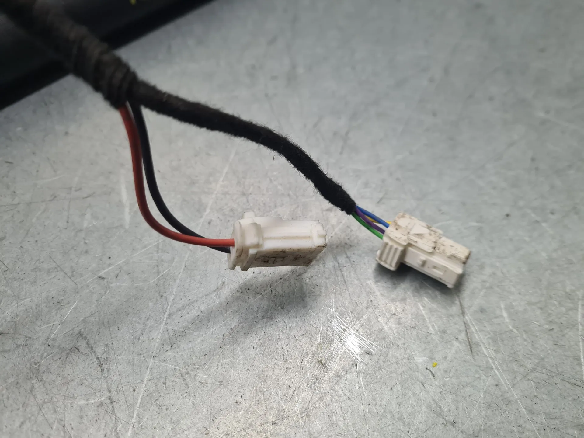 Amortecedor da mala PEUGEOT 3008 II (M_) Imagem-2