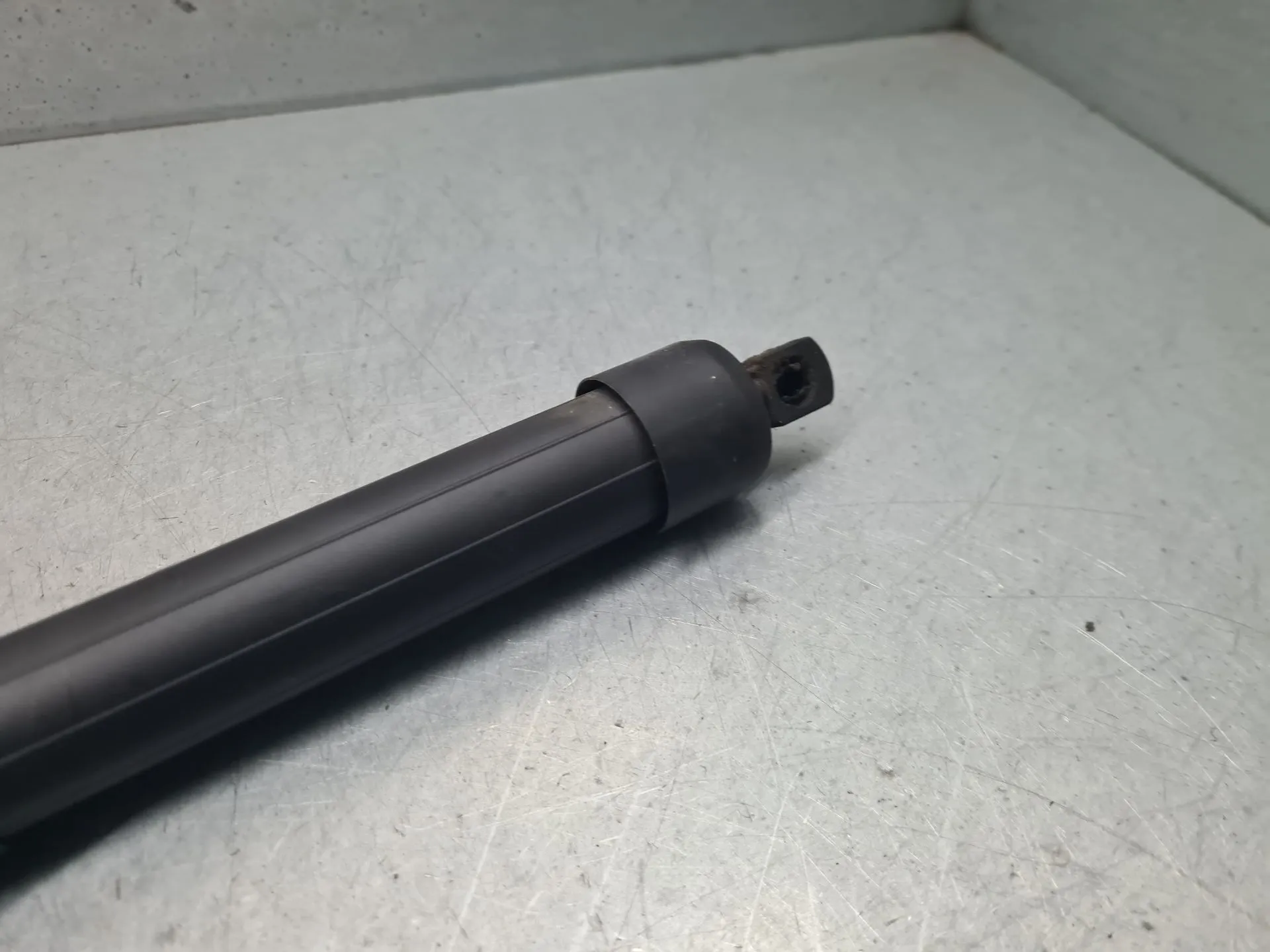 Amortecedor da mala PEUGEOT 3008 II (M_) Imagem-3