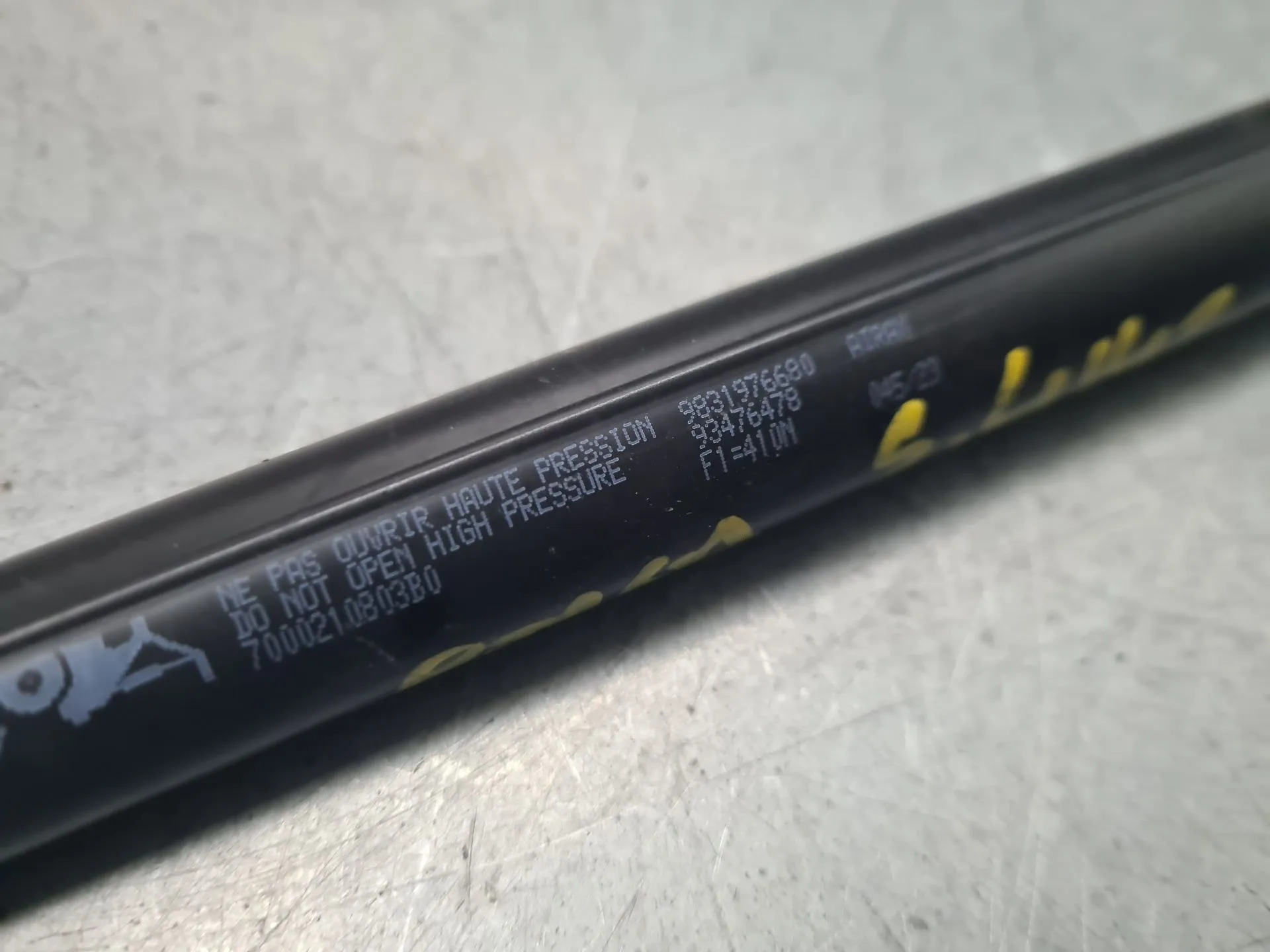 Amortecedor da mala OPEL Corsa F Imagem-1