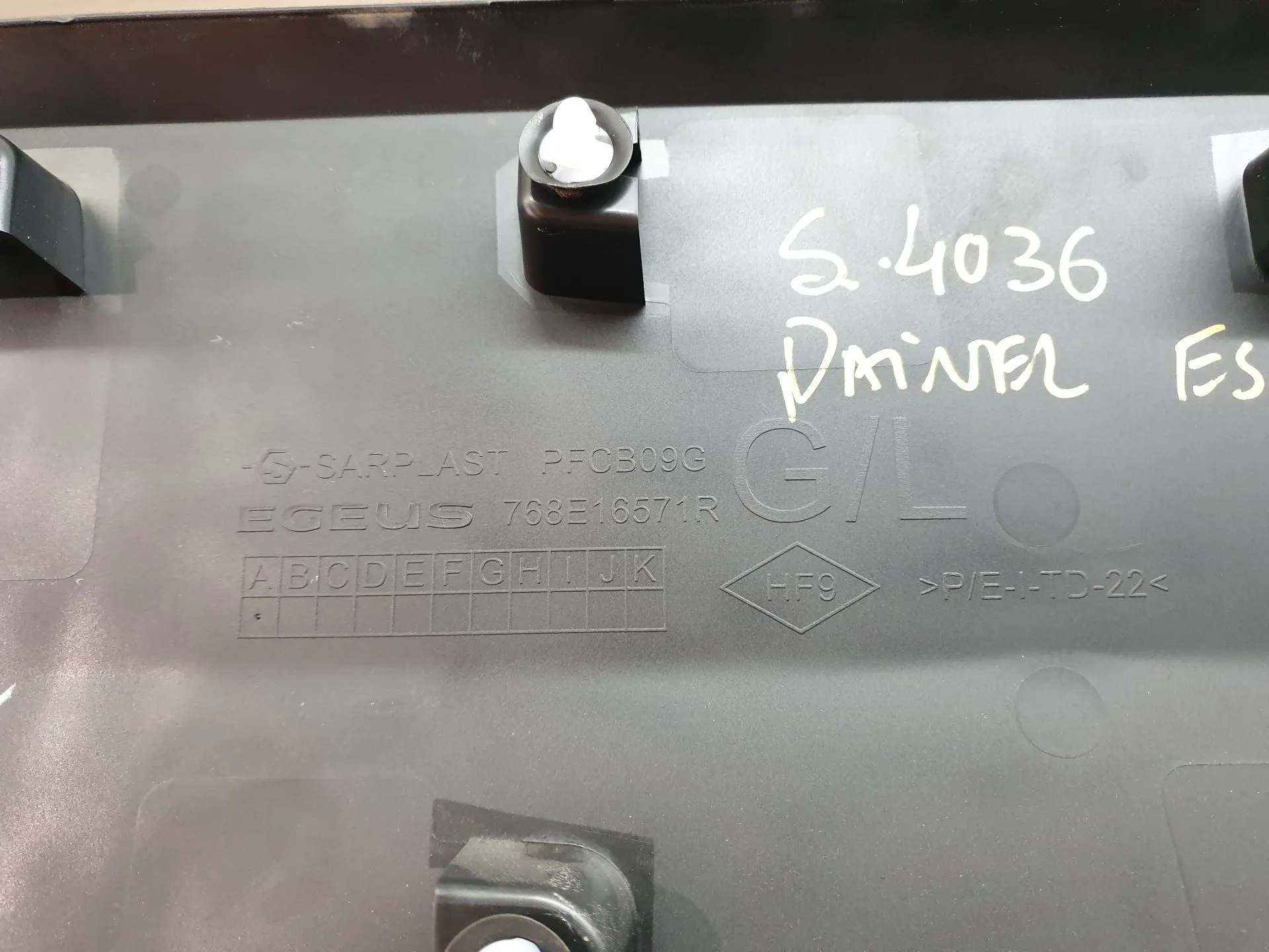 Modanatura pannello sinistro RENAULT Master IV (F8__) Imagem-4