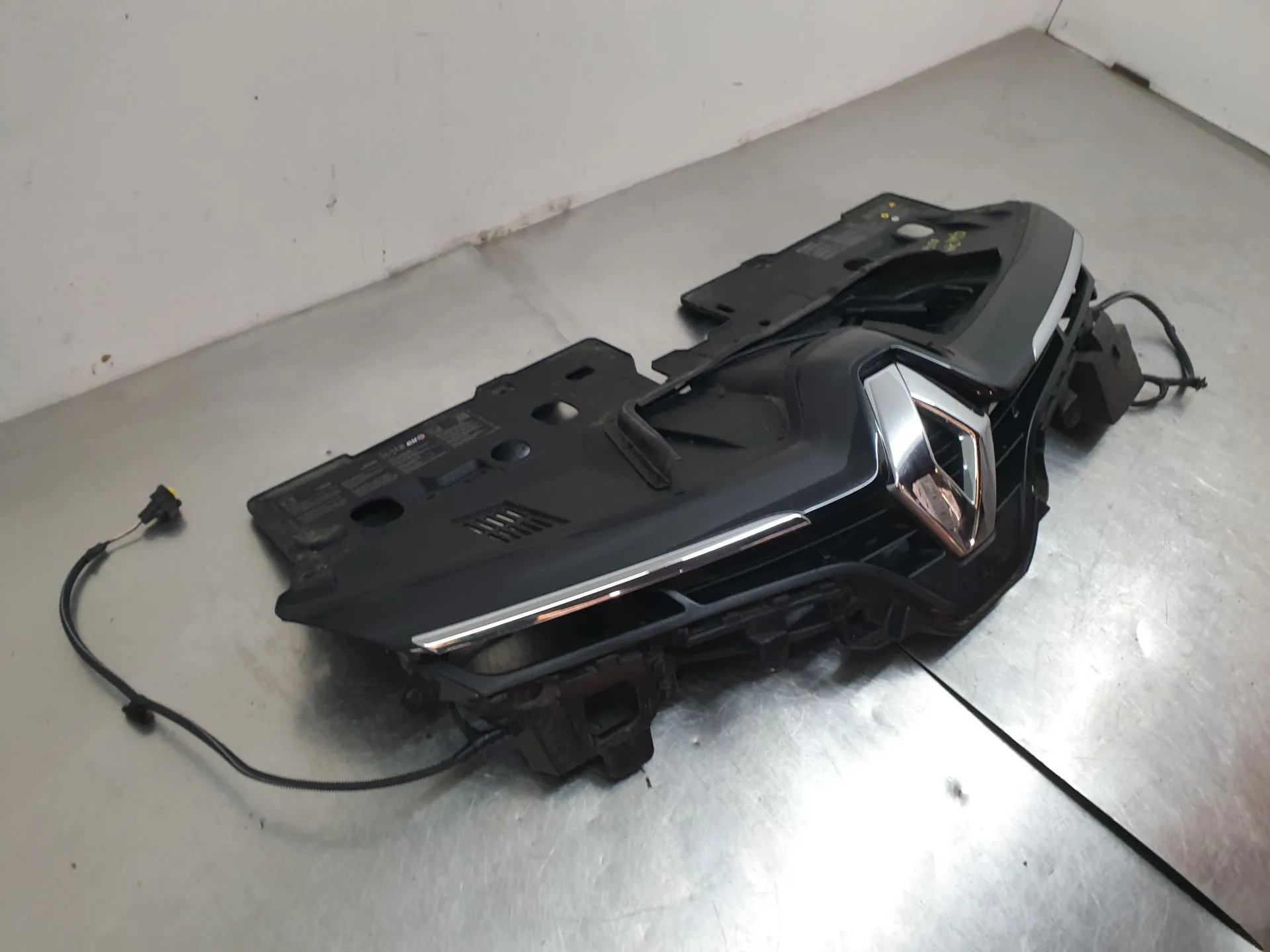 Griglia anteriore RENAULT Clio IV Grandtour (KH_) Imagem-2