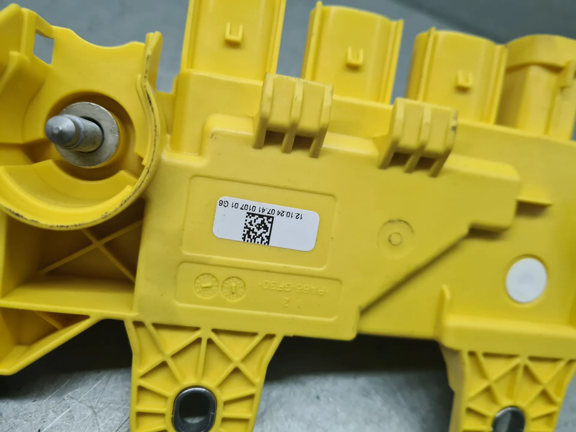 Generic fuse DACIA Duster III (P1310) Imagem-1