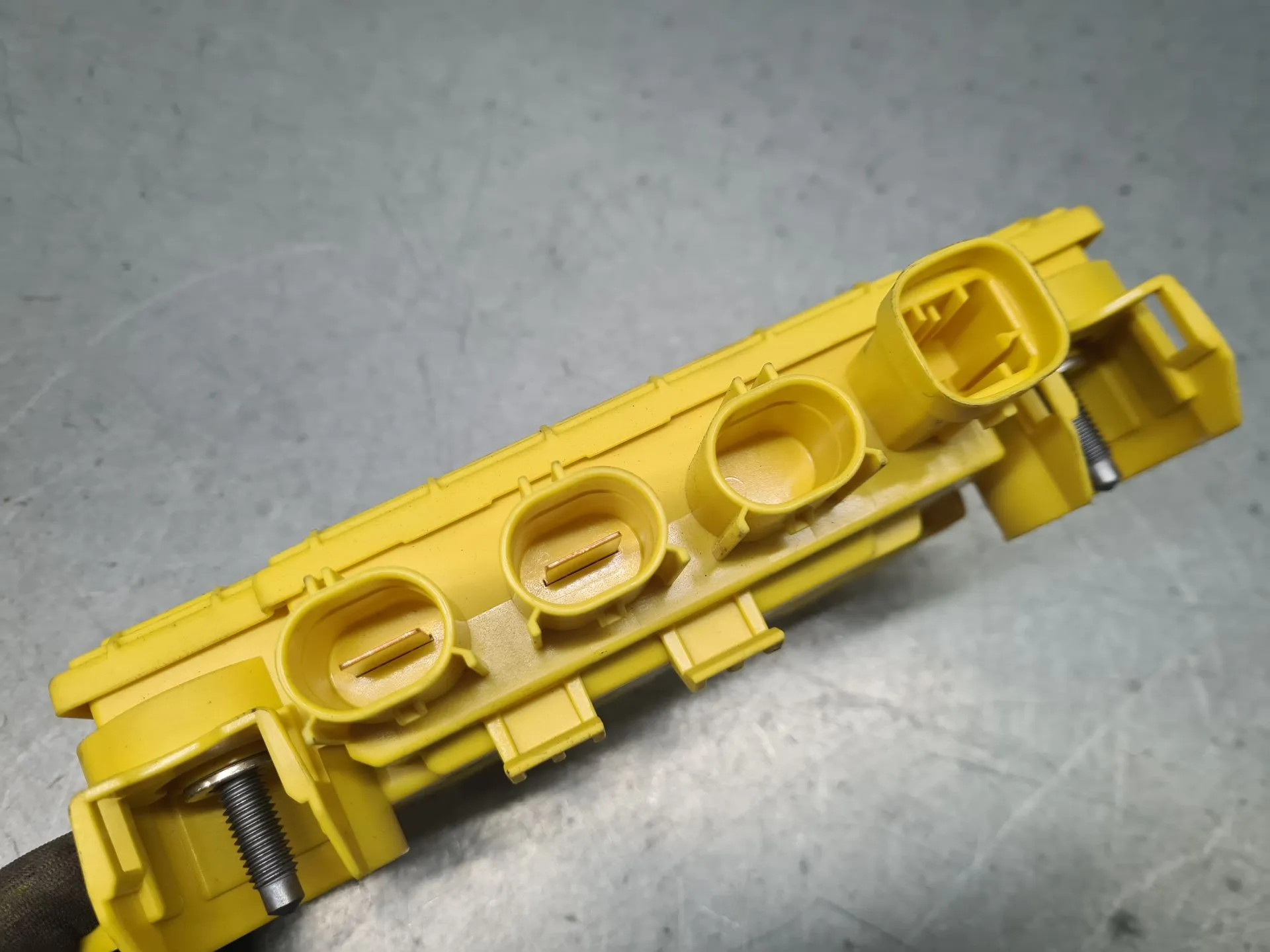 Generic fuse DACIA Duster III (P1310) Imagem-2