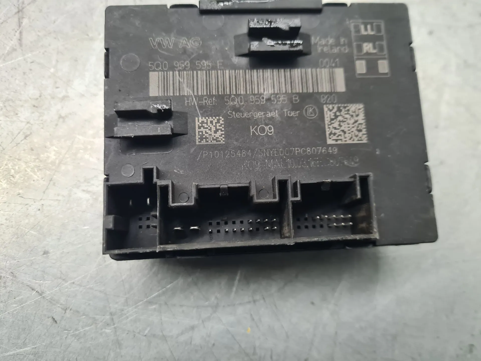 Modulo / Centralina porta posteriore destra VOLKSWAGEN Tiguan (5N) Imagem-2