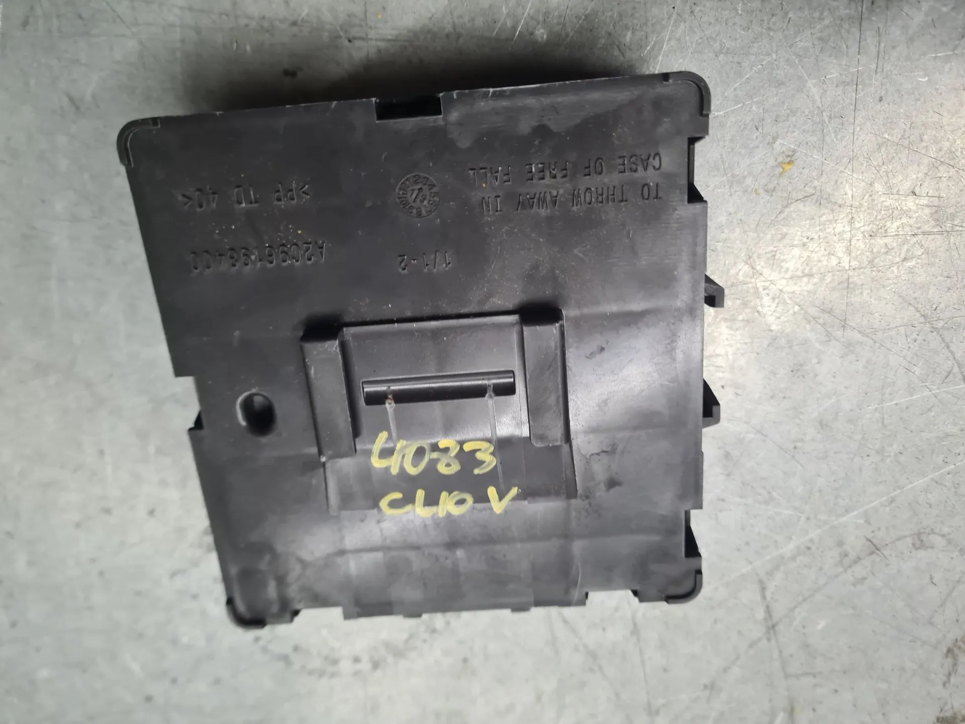 Modulo / Centralina comfort RENAULT Clio V (BF_) Imagem-2