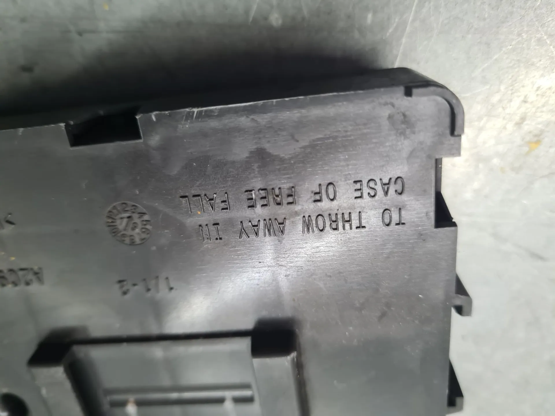 Modulo / Centralina comfort RENAULT Clio V (BF_) Imagem-3