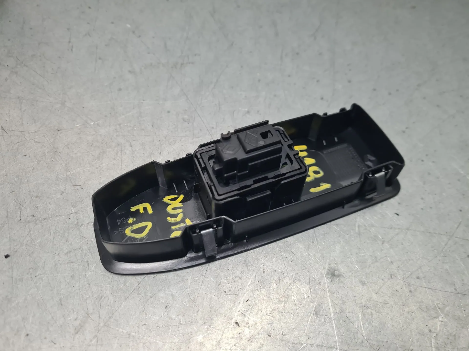 Mando / interruptor elevalunas delantero derecho DACIA Duster III (P1310) Imagem-3