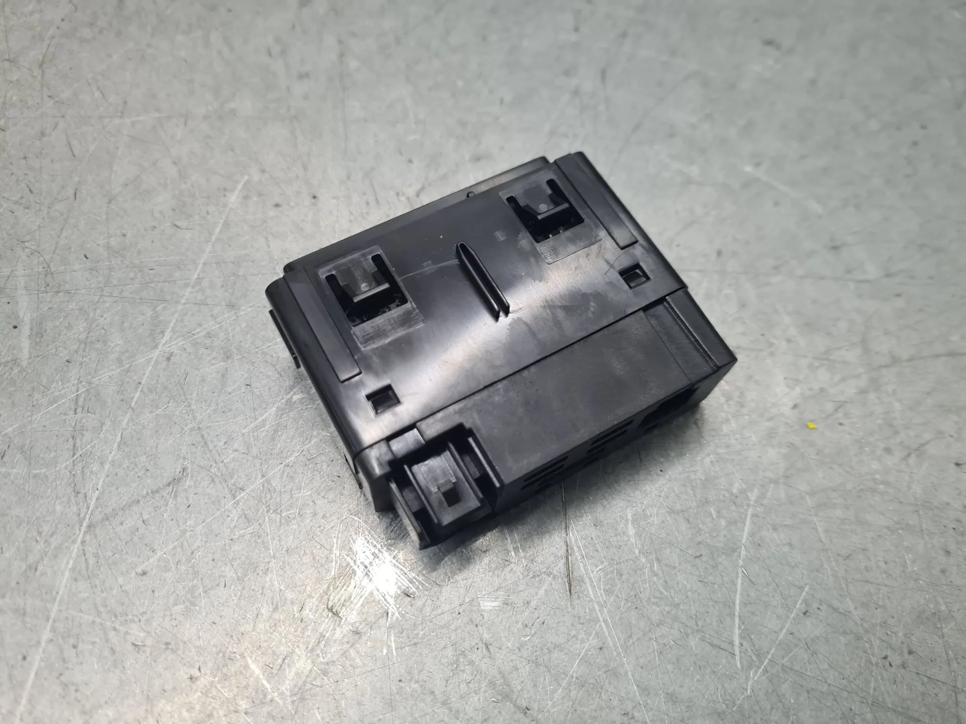 Módulo USB / AUX / IPOD DACIA Duster III (P1310) Imagem-1