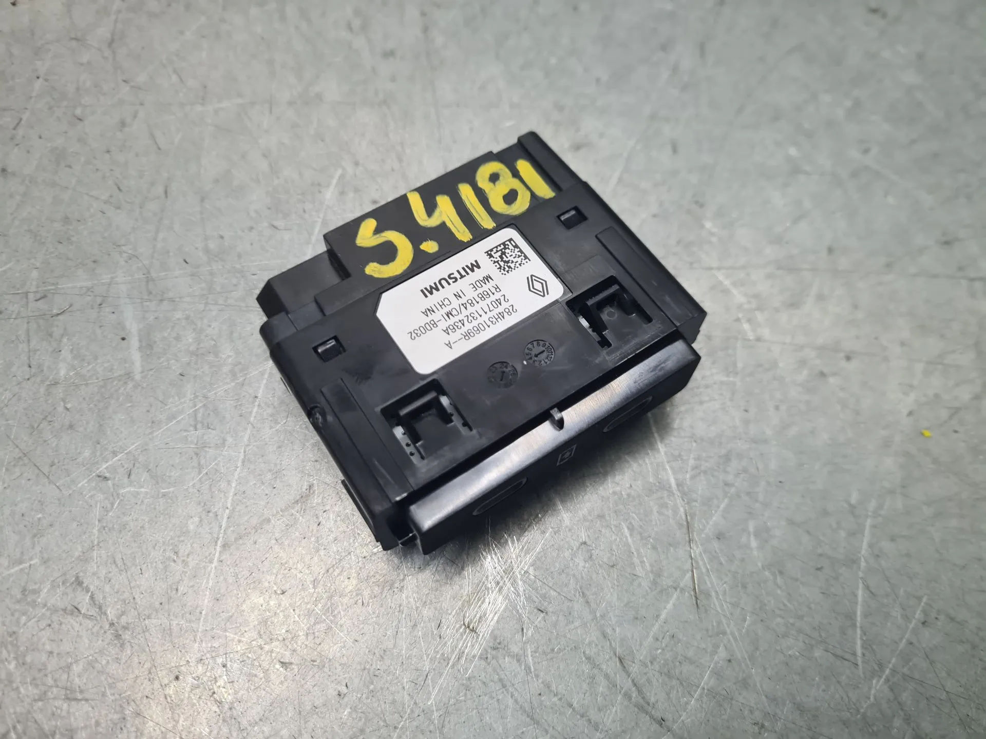 Módulo USB / AUX / IPOD DACIA Duster III (P1310) Imagem-3