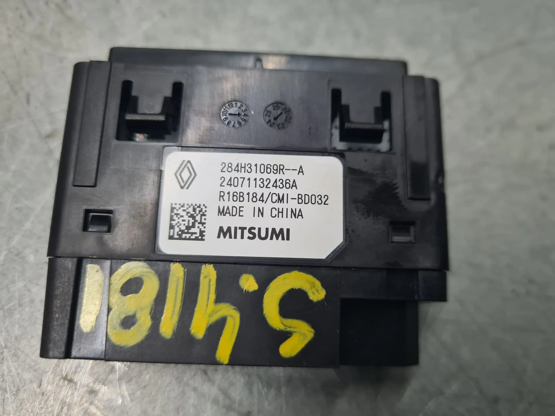 Módulo USB / AUX / IPOD DACIA Duster III (P1310) Imagem-4