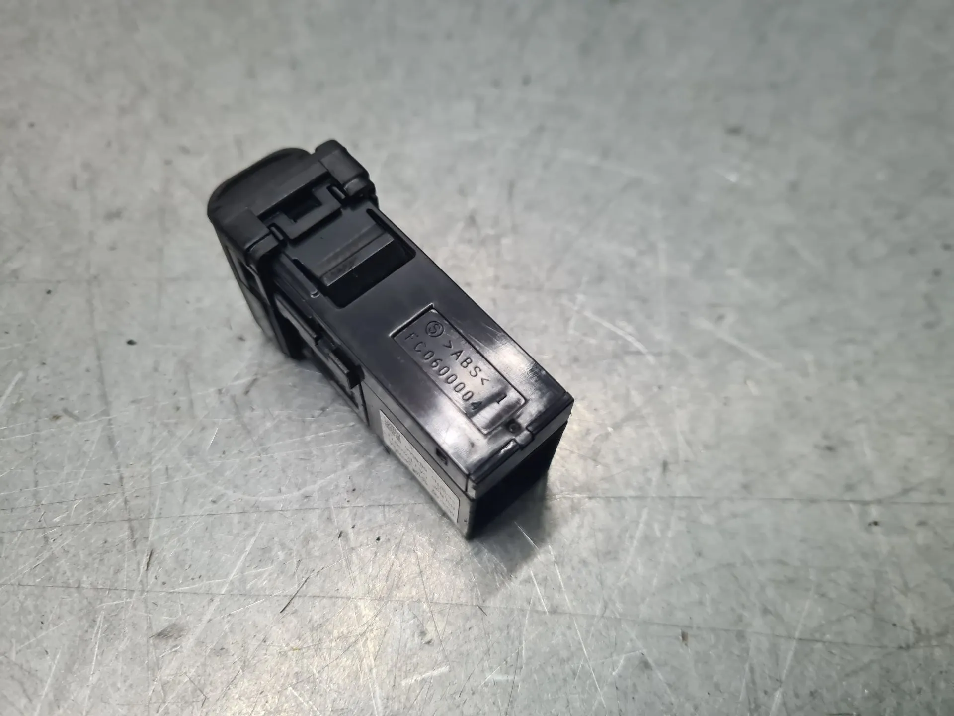 Módulo USB / AUX / IPOD TOYOTA Hilux VII Pick Up (_N1_, _N2_, _N3_) Imagem-2