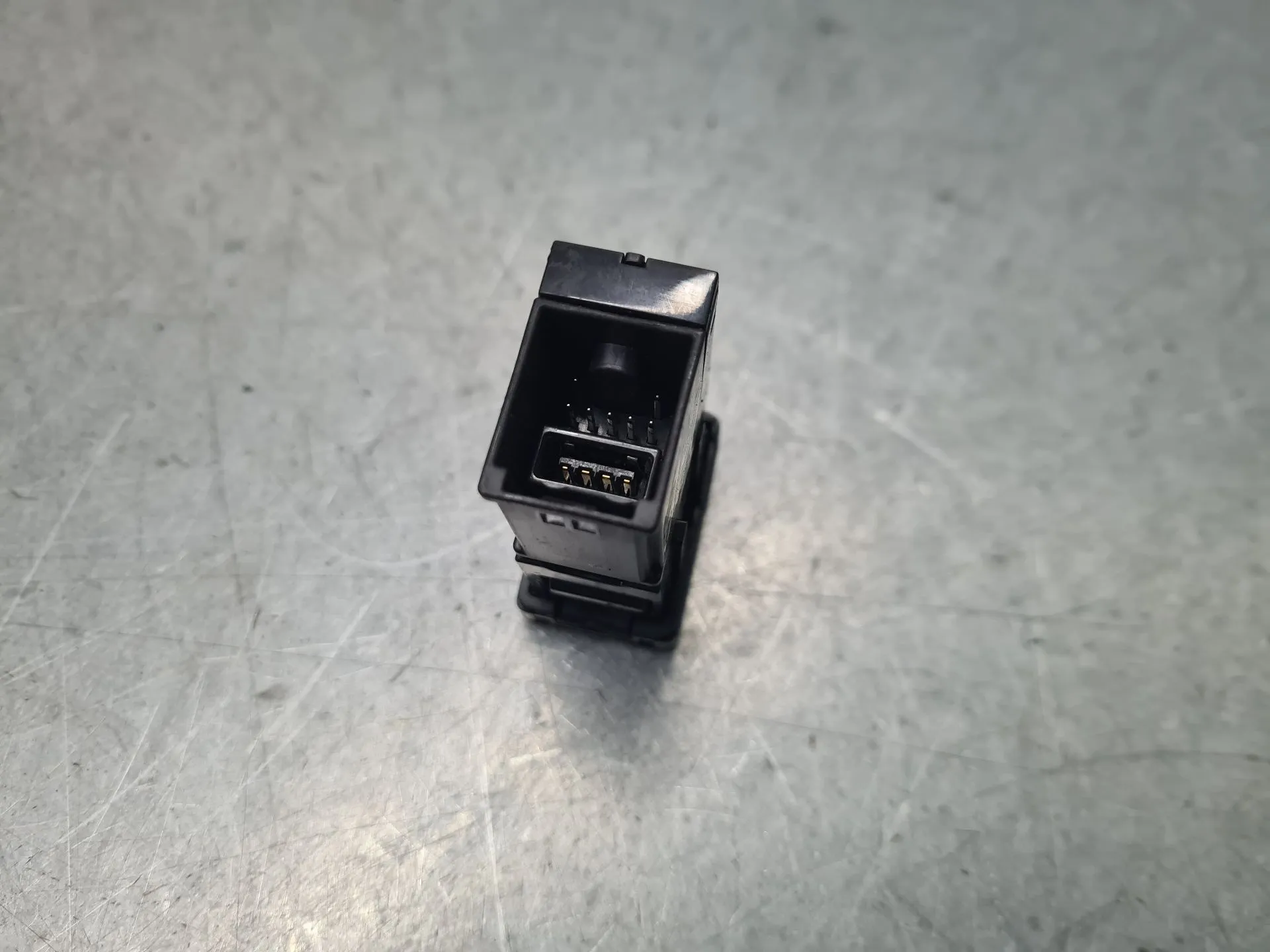 Módulo USB / AUX / IPOD TOYOTA Hilux VII Pick Up (_N1_, _N2_, _N3_) Imagem-4