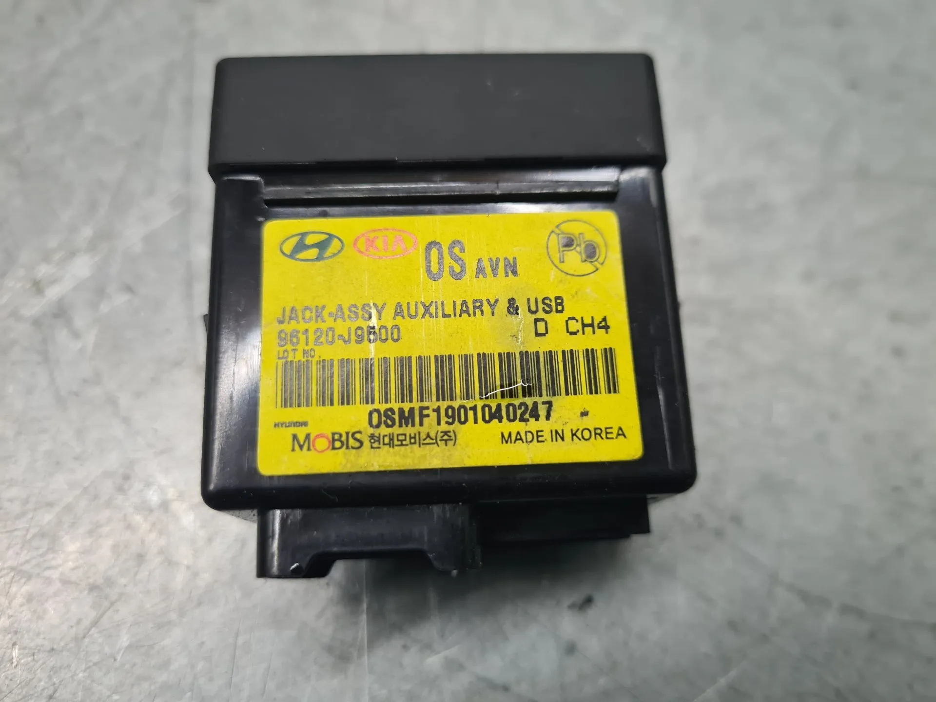 Módulo USB / AUX / IPOD HYUNDAI Kauai (OS) Imagem-2