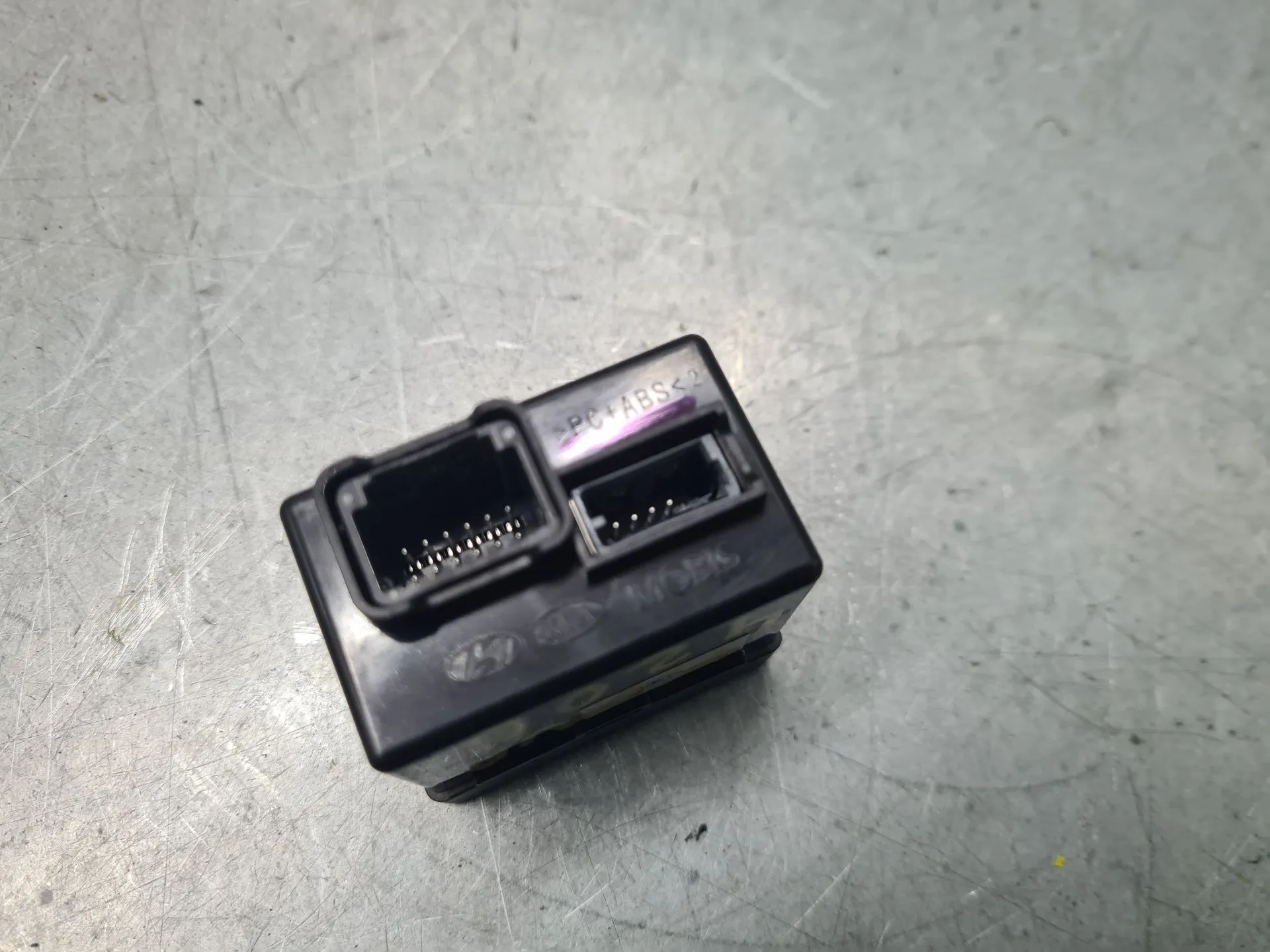 Módulo USB / AUX / IPOD HYUNDAI Kauai (OS) Imagem-3