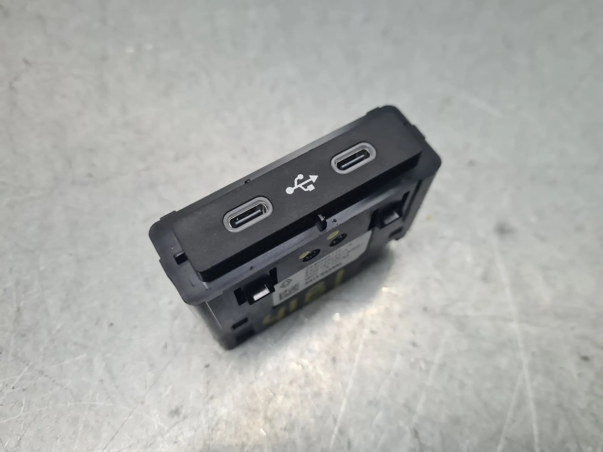 Módulo USB / AUX / IPOD DACIA Duster III (P1310)