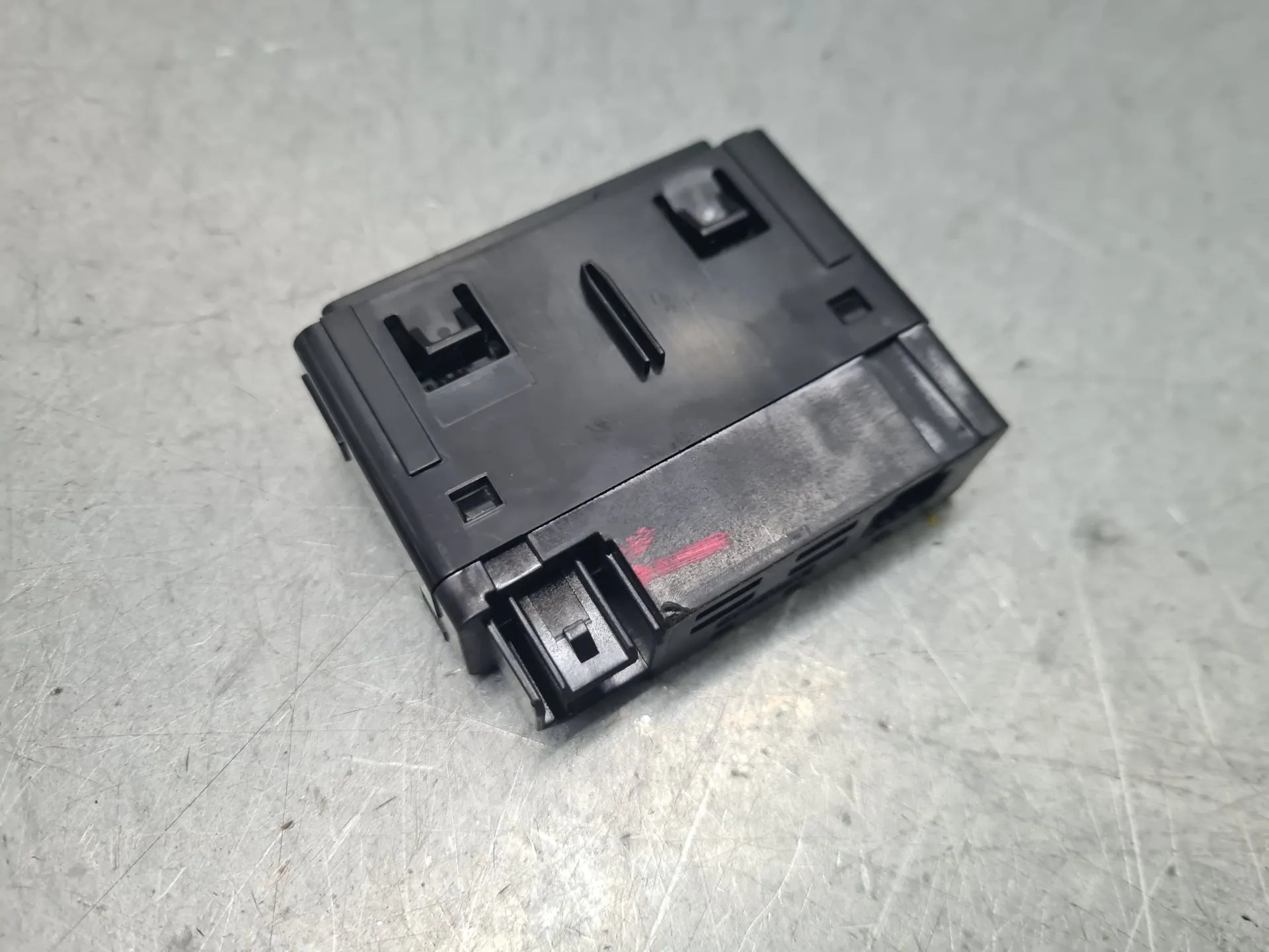 Módulo USB / AUX / IPOD DACIA Duster III (P1310) Imagem-2