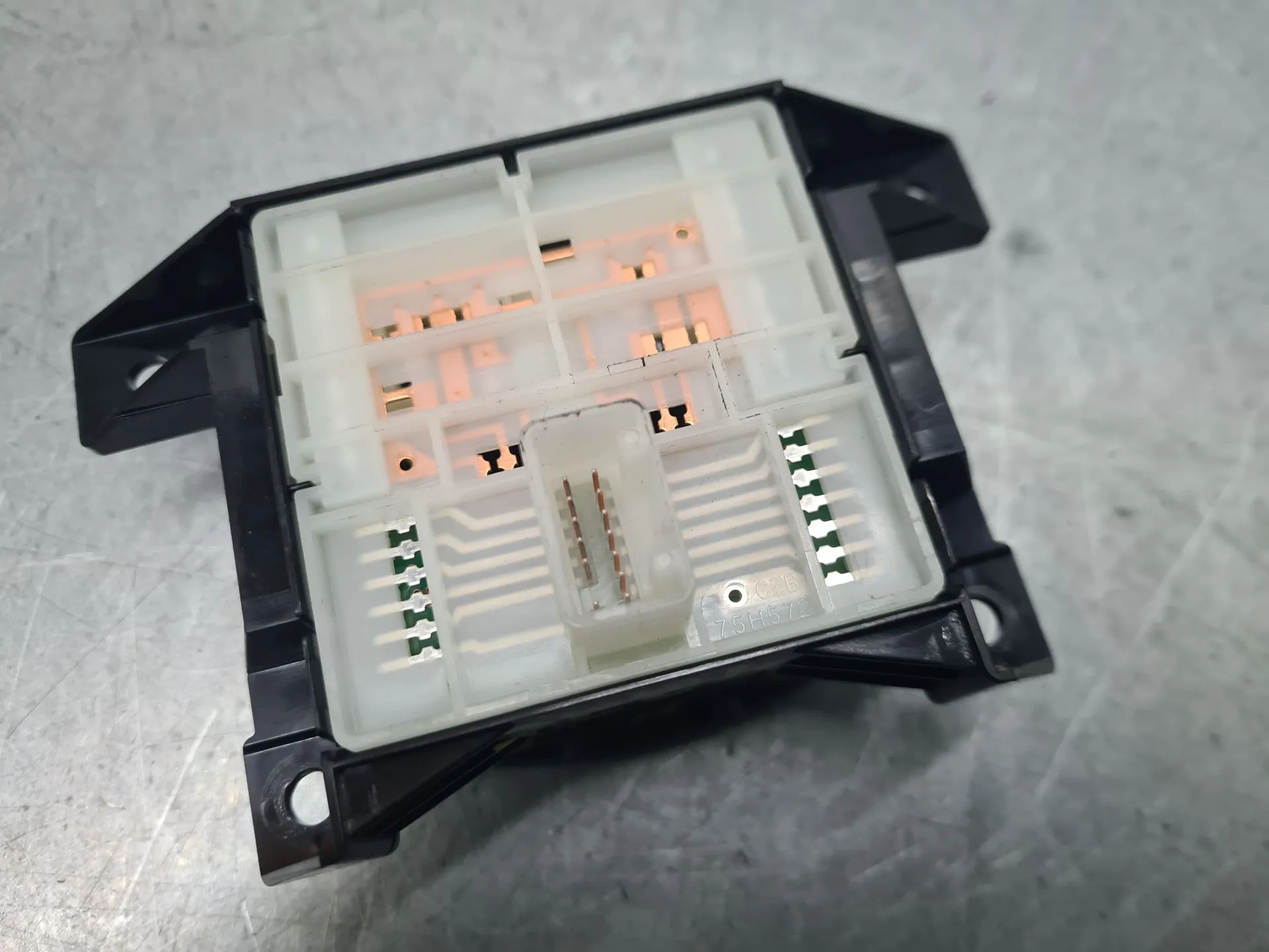 Botão / interruptor travão de parque TOYOTA C-HR (_X1_) Imagem-5