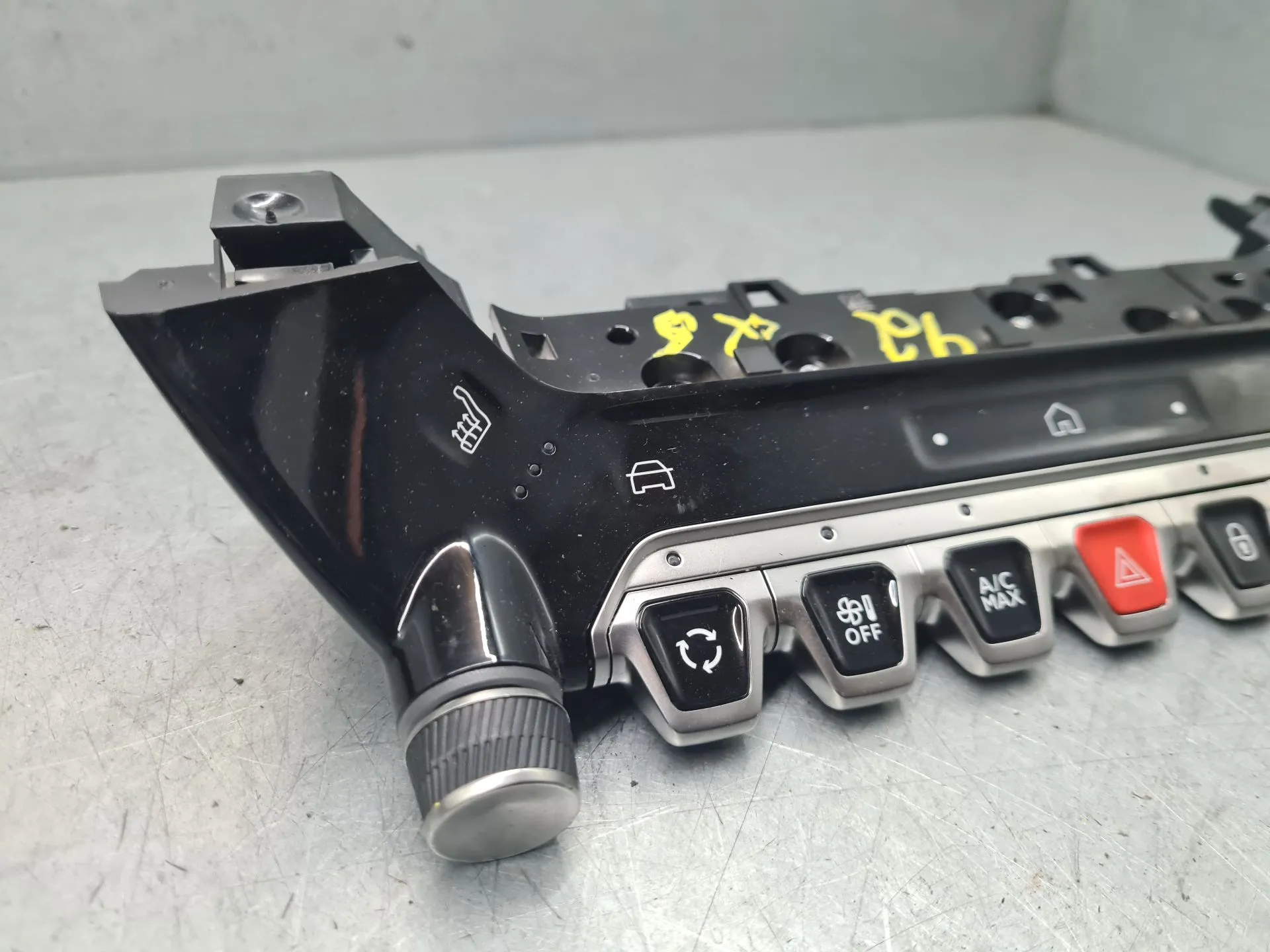 Botão / interruptor 4 piscas PEUGEOT 2008 II (U_) Imagem-1