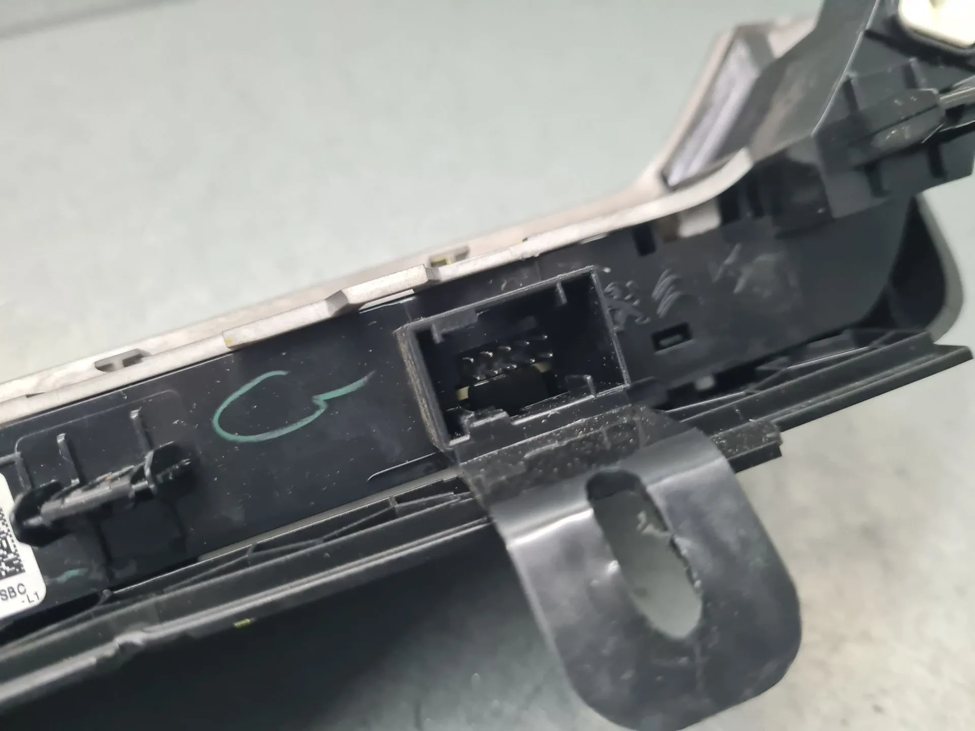 Botão / interruptor 4 piscas PEUGEOT 2008 II (U_) Imagem-6