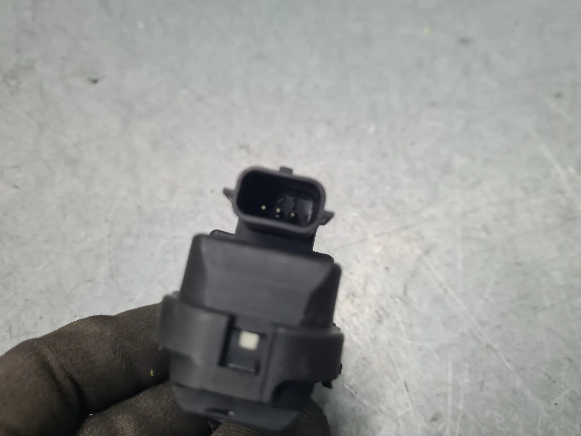 Moteur de réglage du niveau des phares RENAULT Megane IV (B9A/M_) Imagem-2