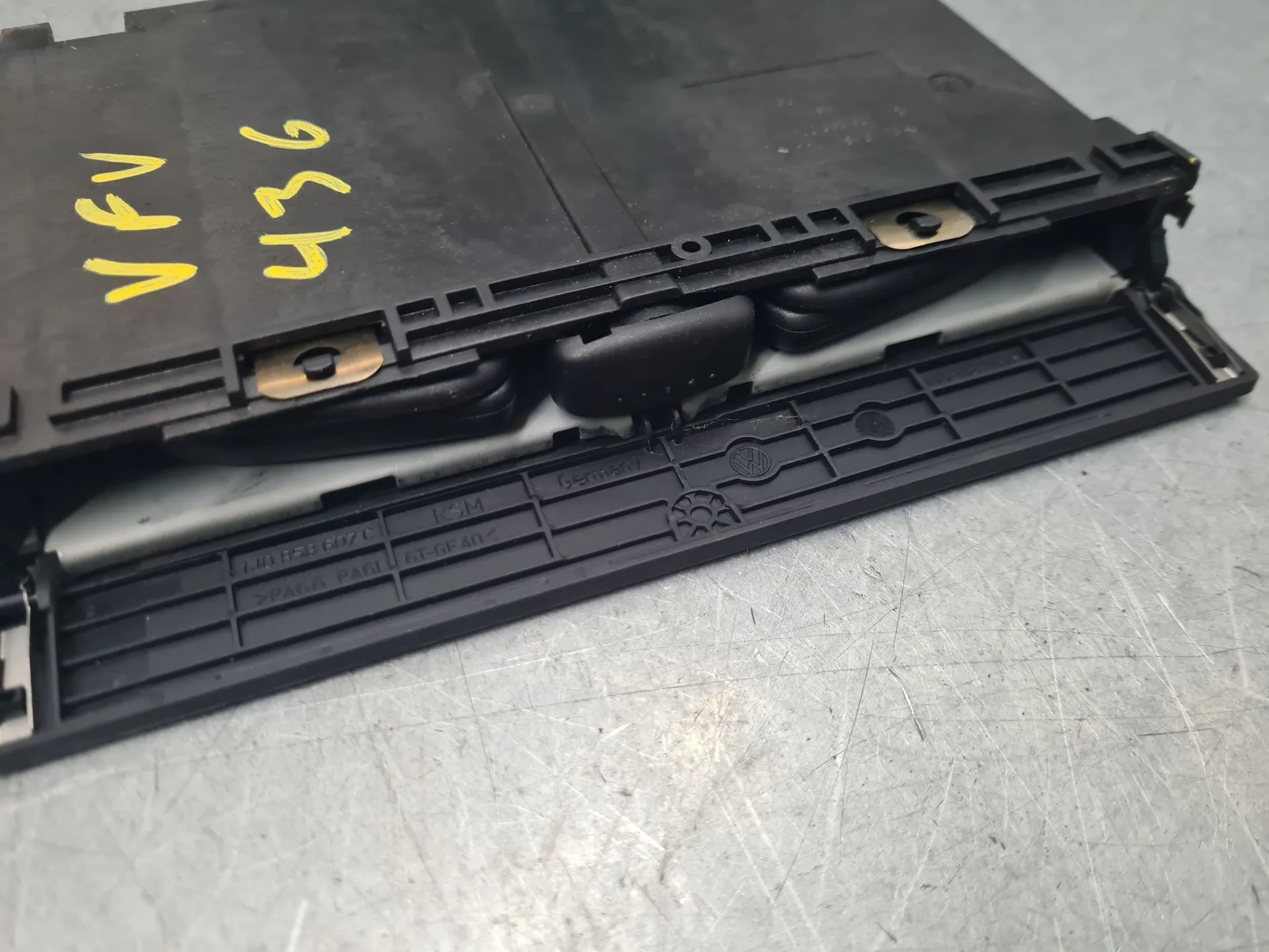 Suporte de copos VOLKSWAGEN Golf IV (1J1) Imagem-3