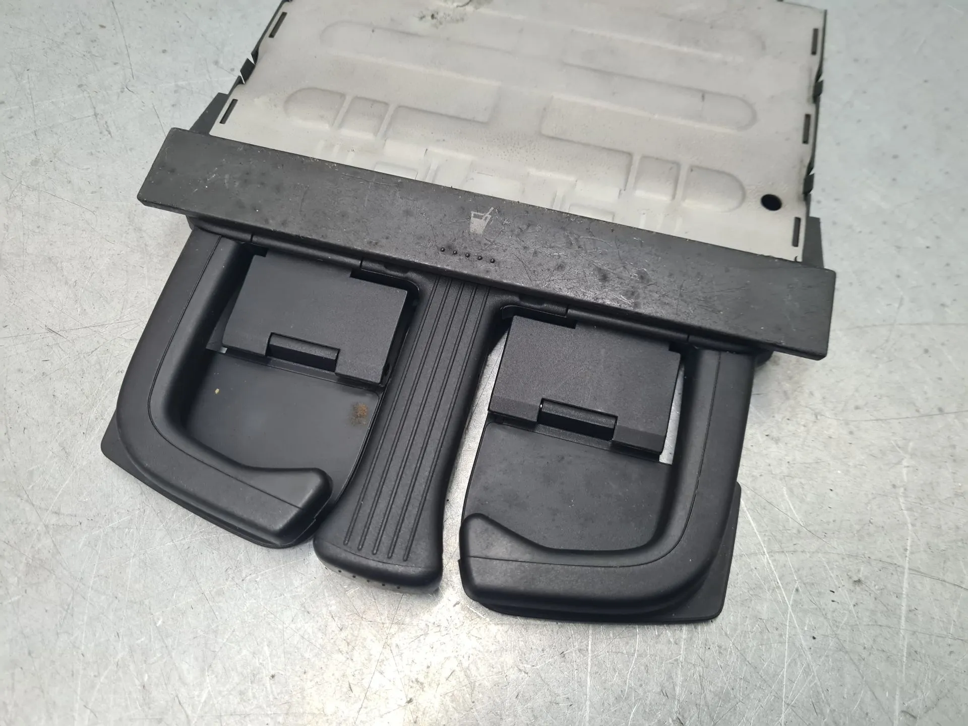 Suporte de copos VOLKSWAGEN Golf IV (1J1) Imagem-5