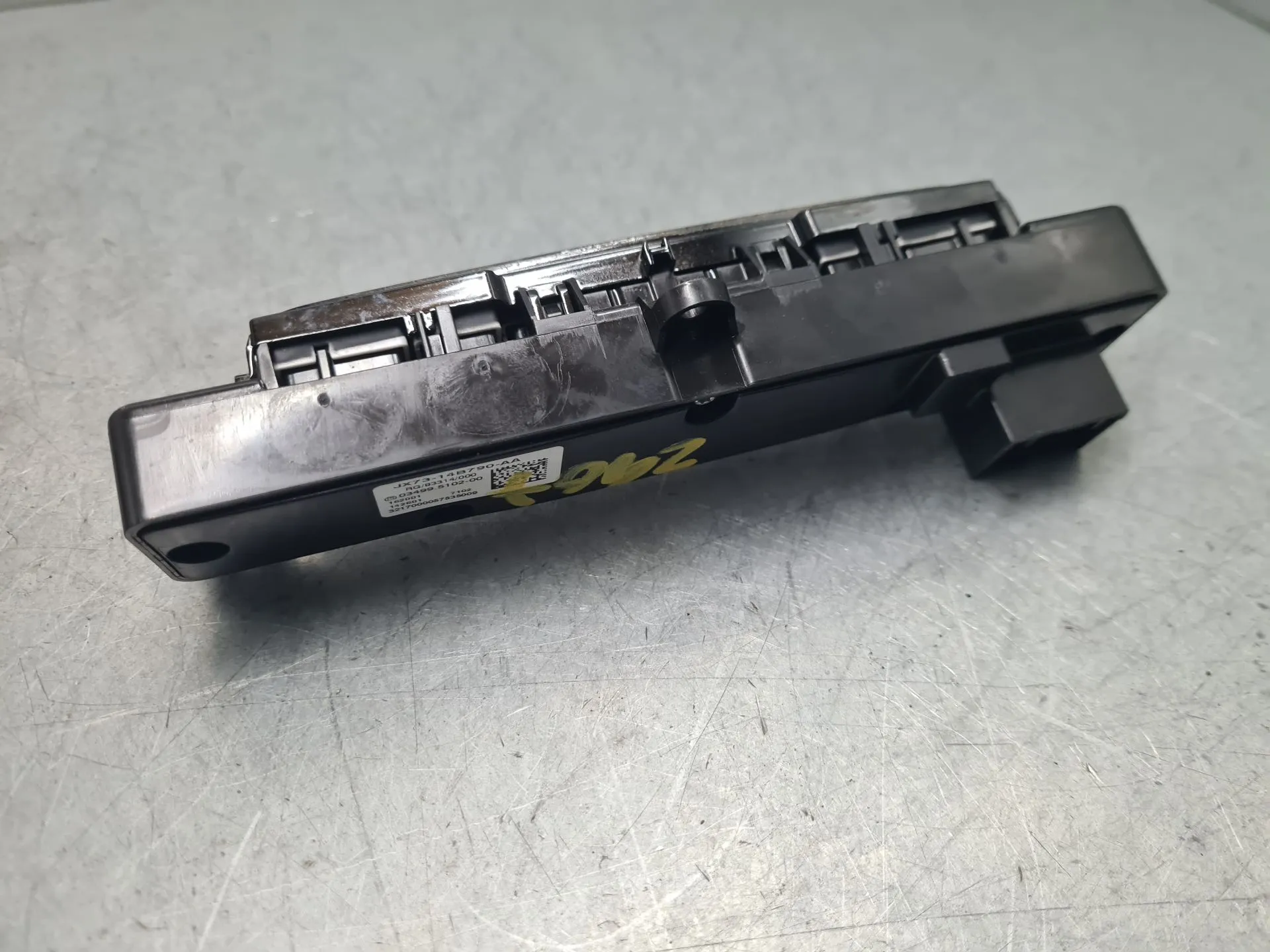 Comando / botão / interruptor multifunções JAGUAR F-Pace (X761) Imagem-3