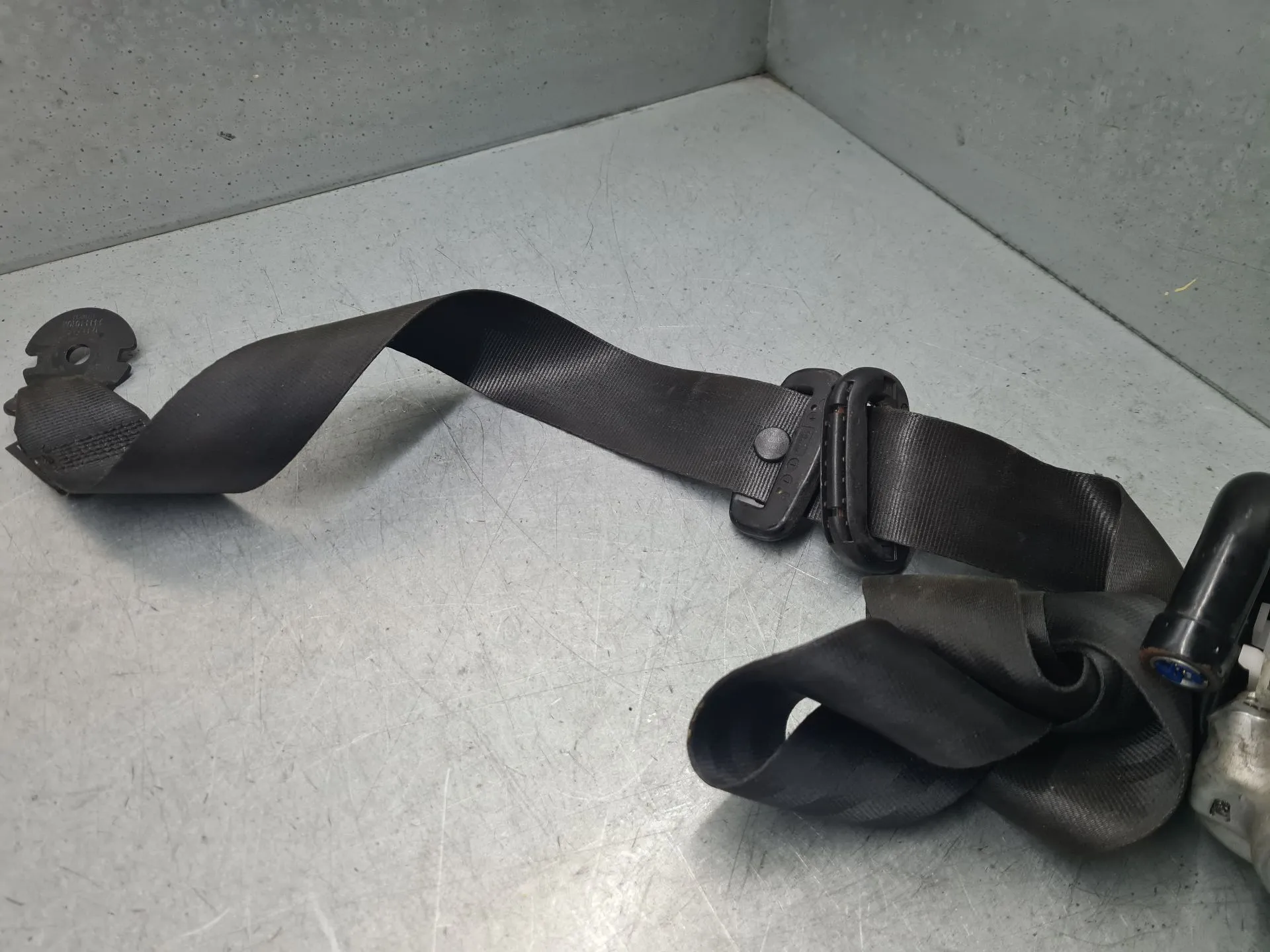 Cintura Pretensionatore anteriore sinistra RENAULT Trafic III (FG_) Imagem-3