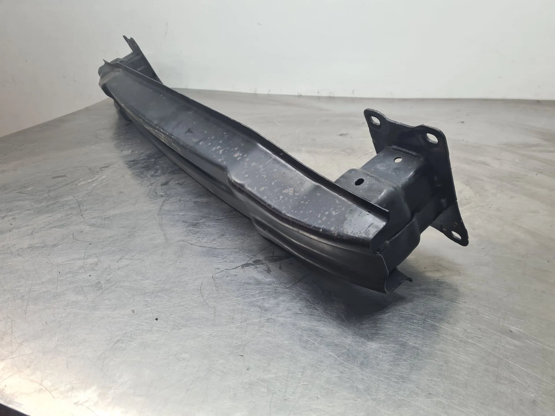 Rear bumper reinforcement VOLKSWAGEN Golf VII (5G1, BQ1, BE1, BE2) Imagem-2