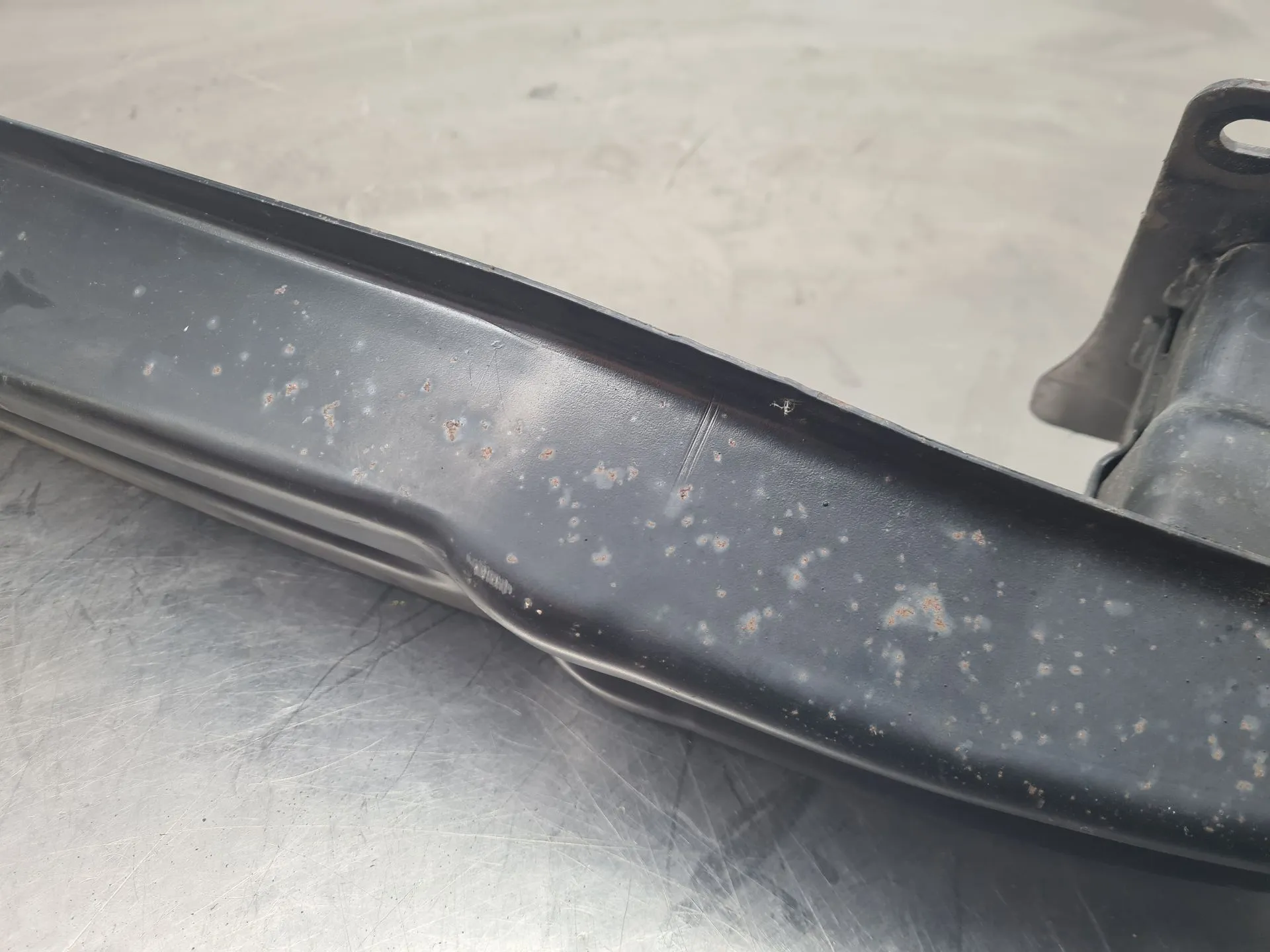 Rear bumper reinforcement VOLKSWAGEN Golf VII (5G1, BQ1, BE1, BE2) Imagem-3