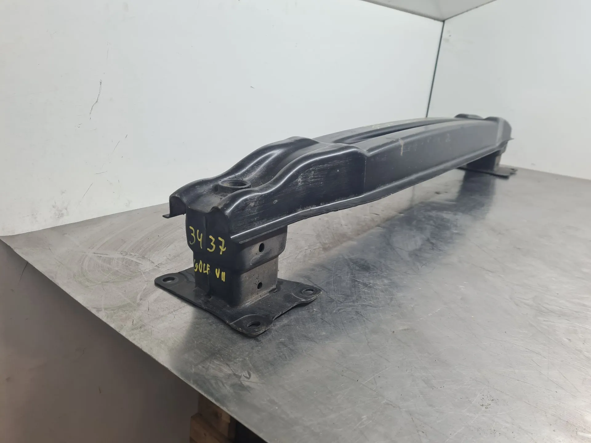 Rear bumper reinforcement VOLKSWAGEN Golf VII (5G1, BQ1, BE1, BE2) Imagem-1