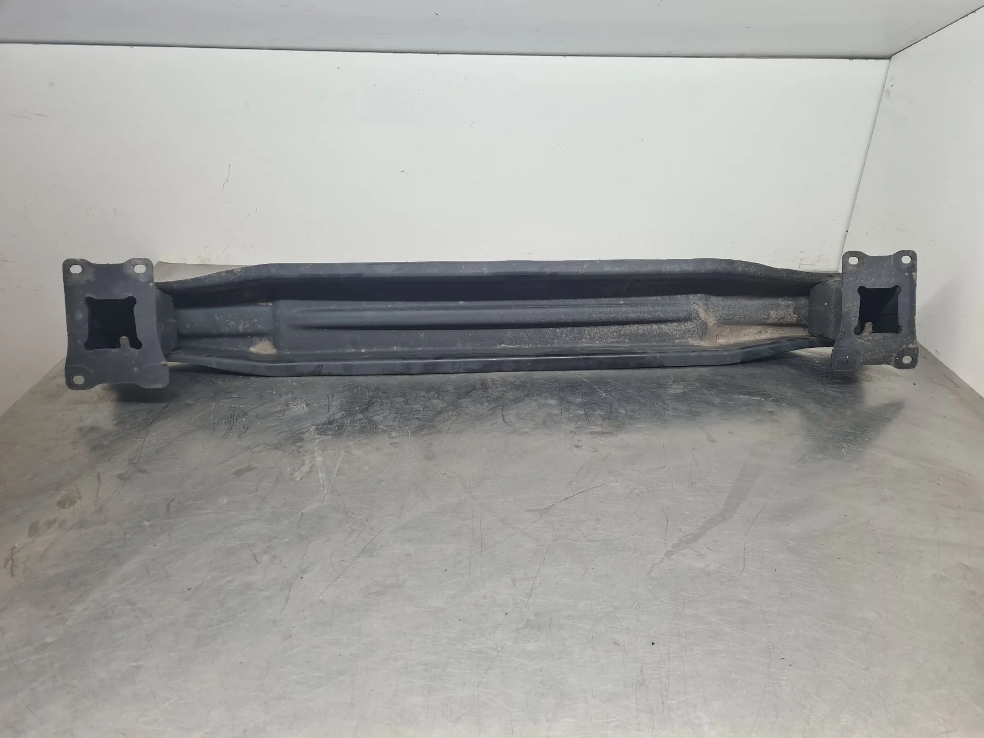 Rear bumper reinforcement VOLKSWAGEN Golf VII (5G1, BQ1, BE1, BE2) Imagem-4